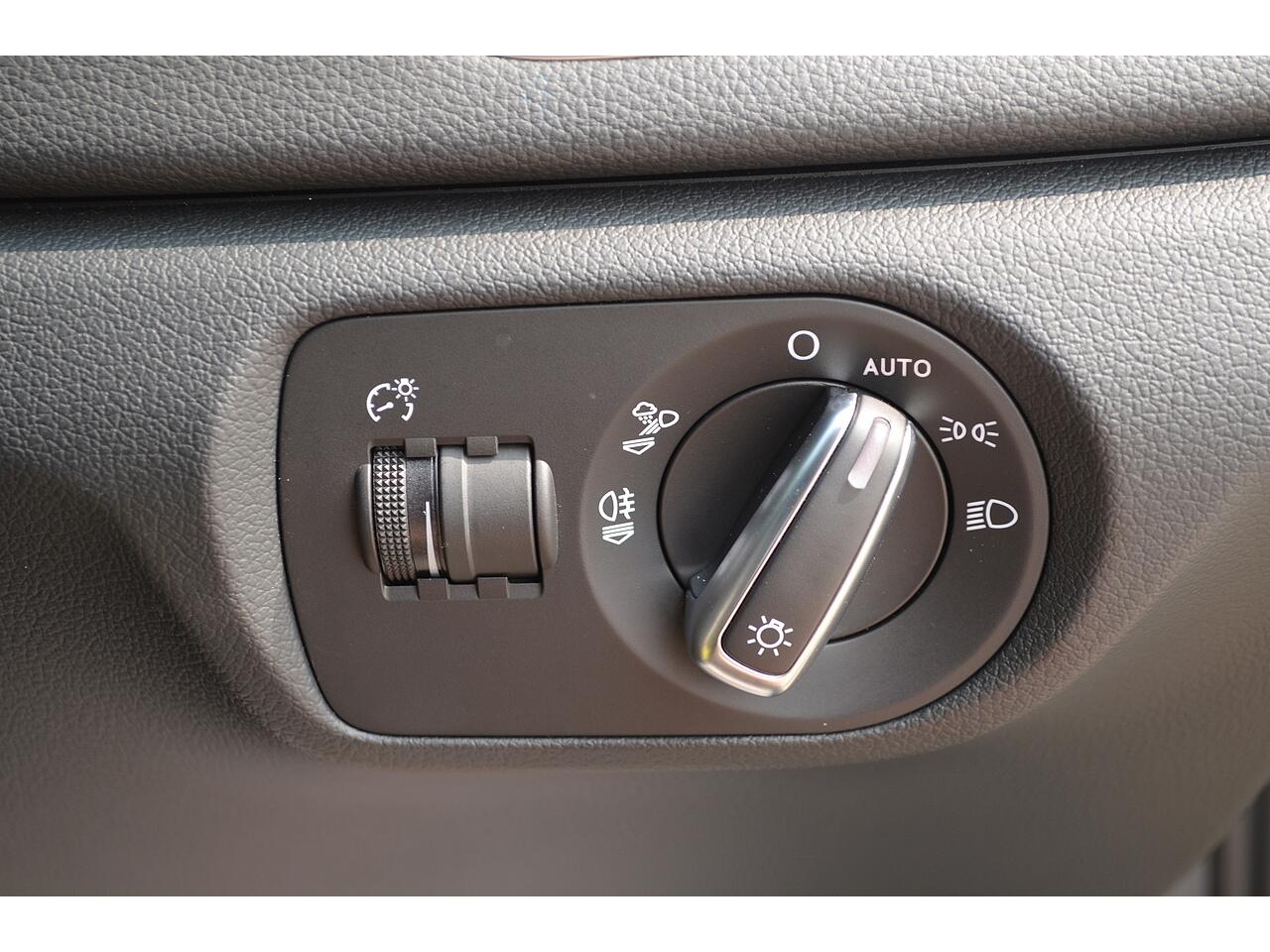 Audi Q3 view 31