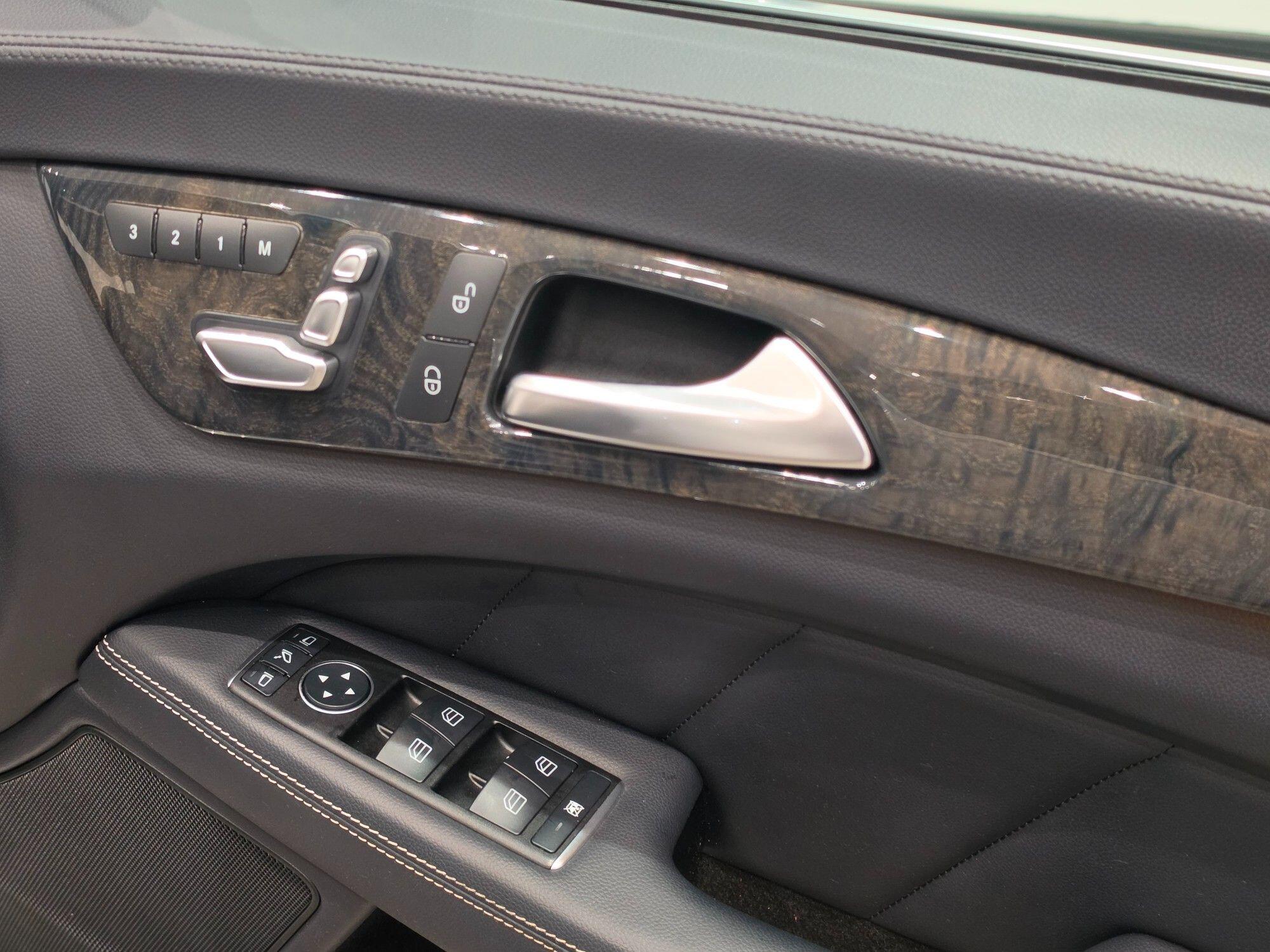 Mercedes-Benz CLS view 57