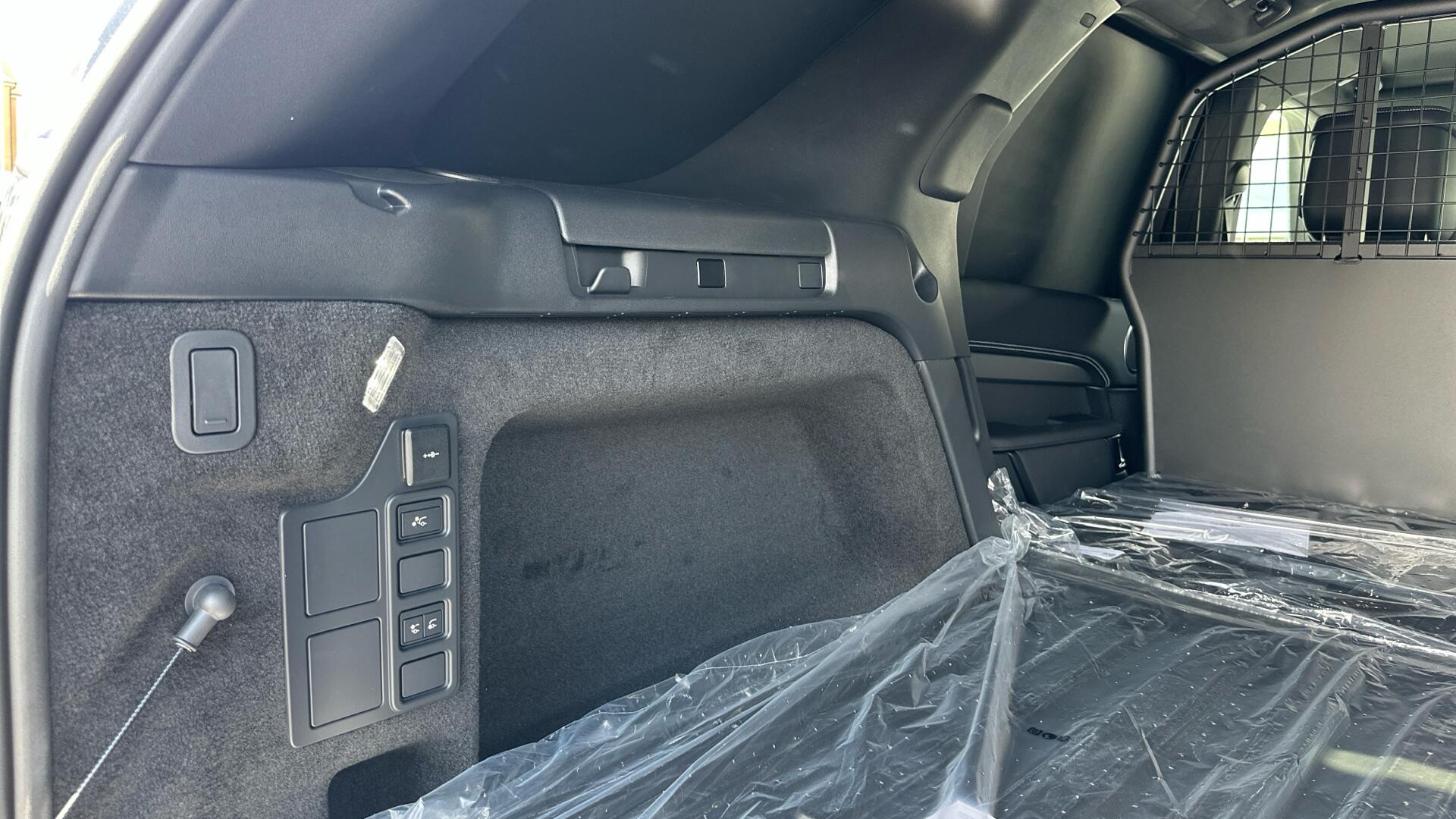 Land Rover Discovery view 21