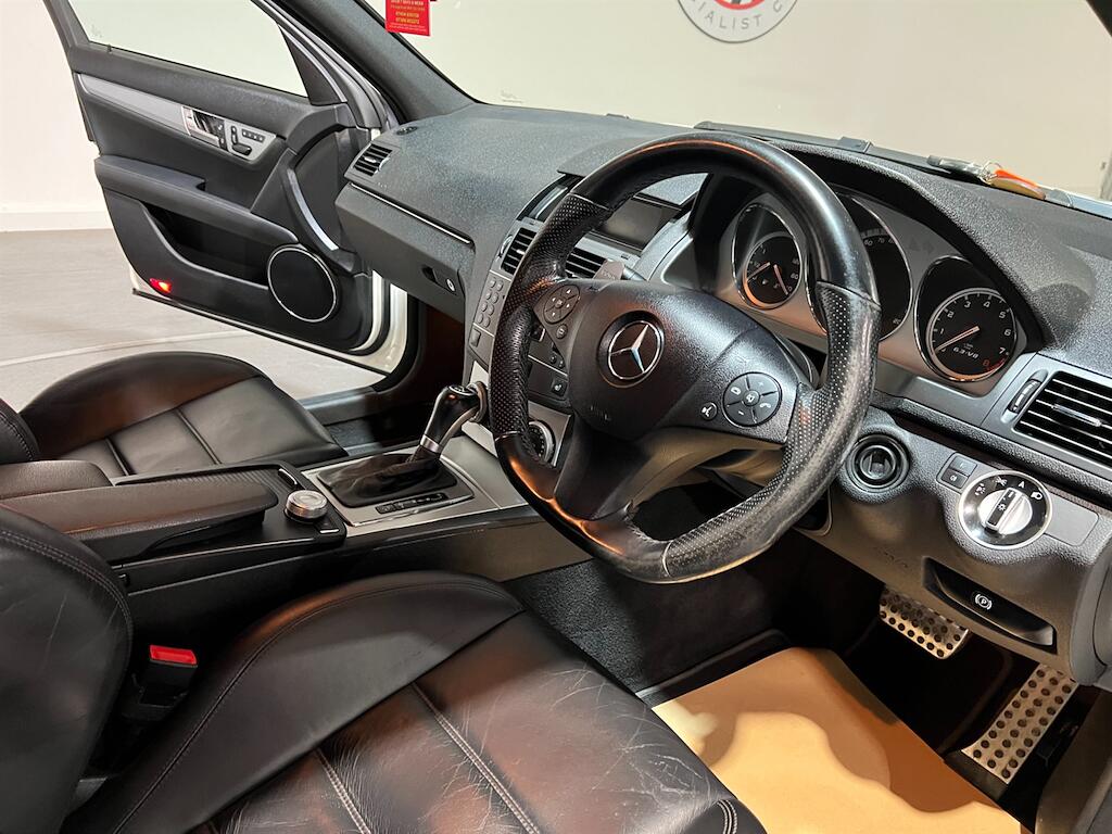 Mercedes-Benz C-Class view 9