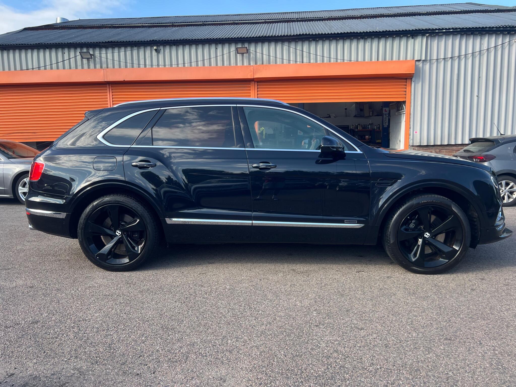 Bentley Bentayga view 3