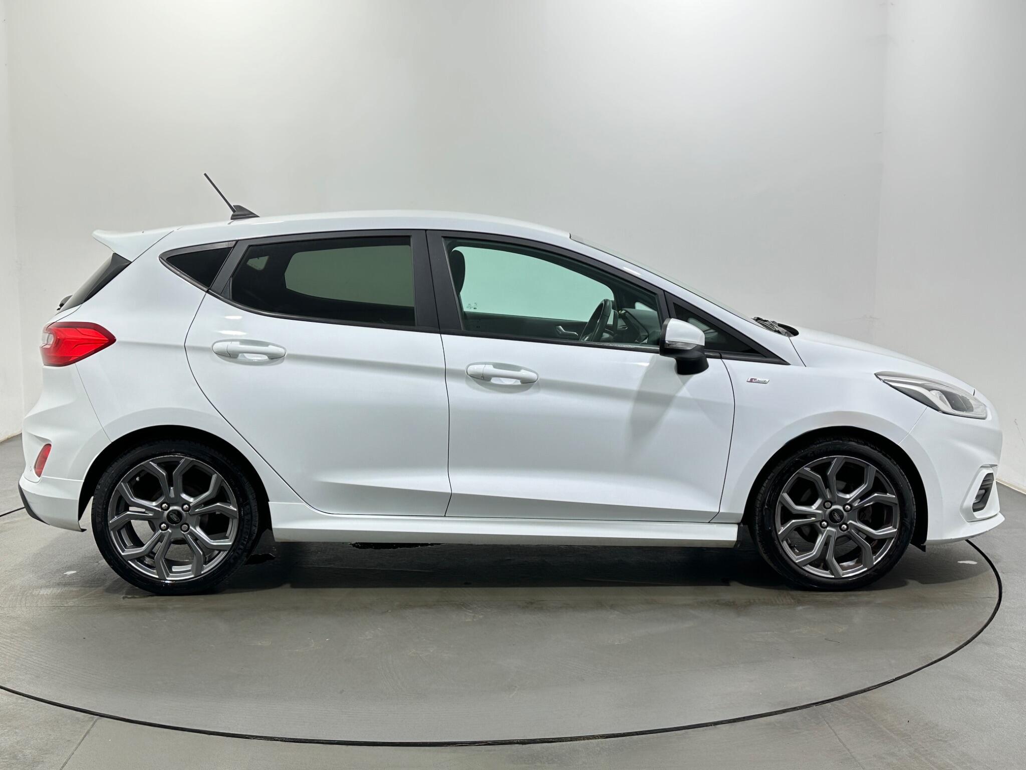 Ford Fiesta view 9