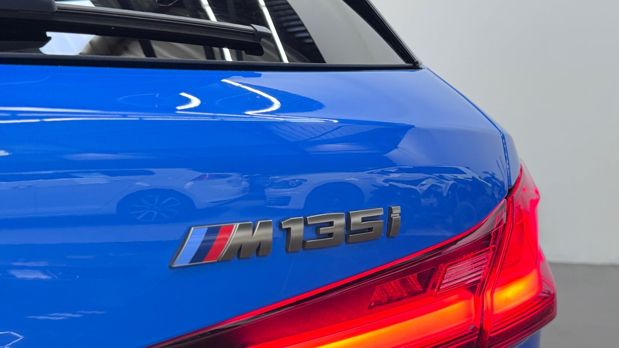 BMW 1 Series view 10
