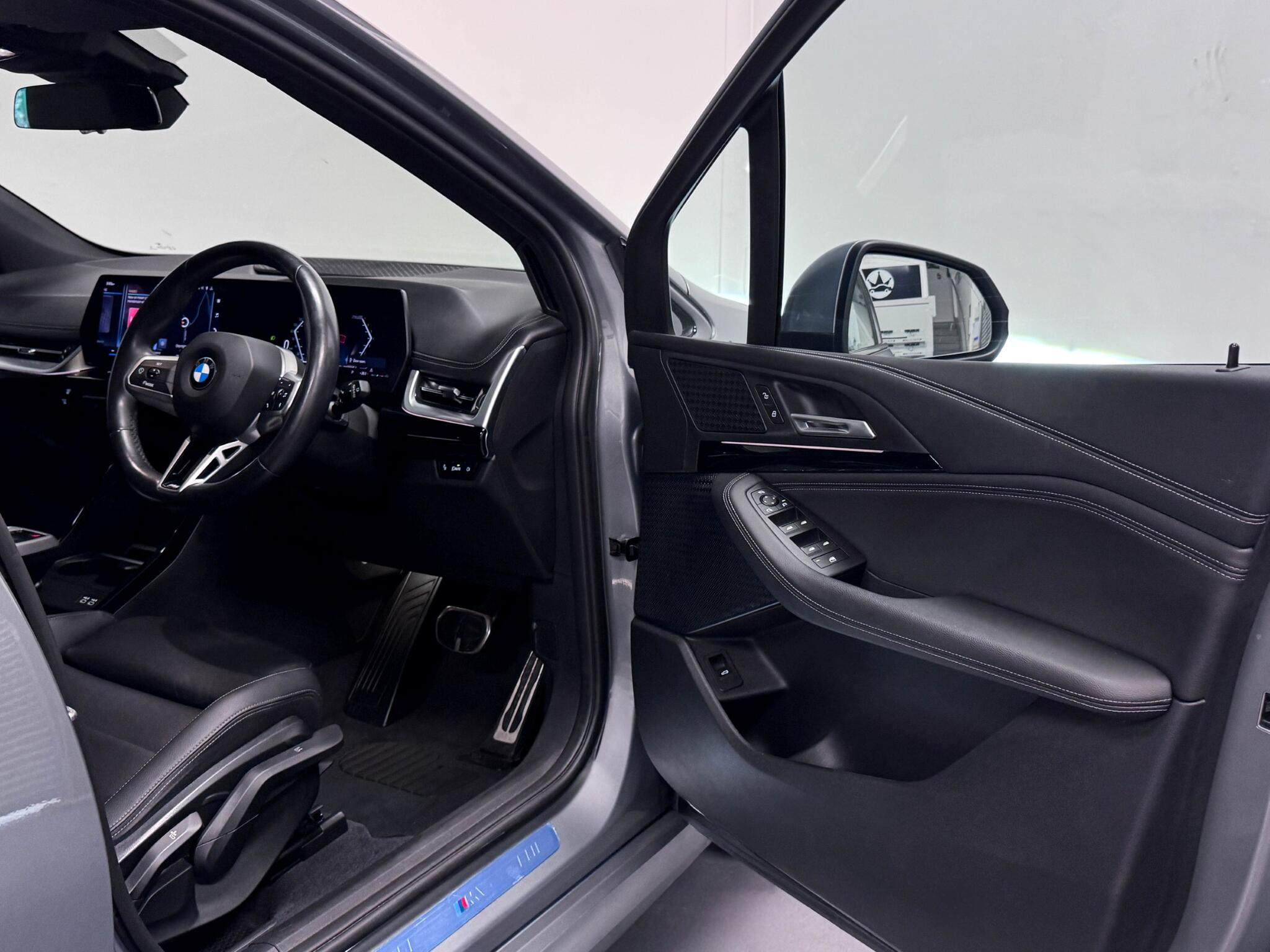 BMW 2 Series Active Tourer view 21