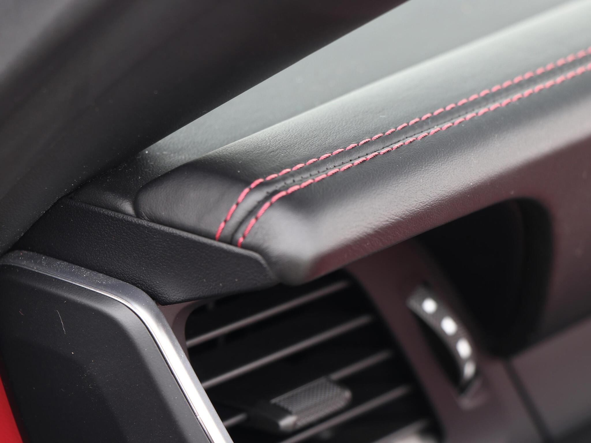 Porsche 911 view 31