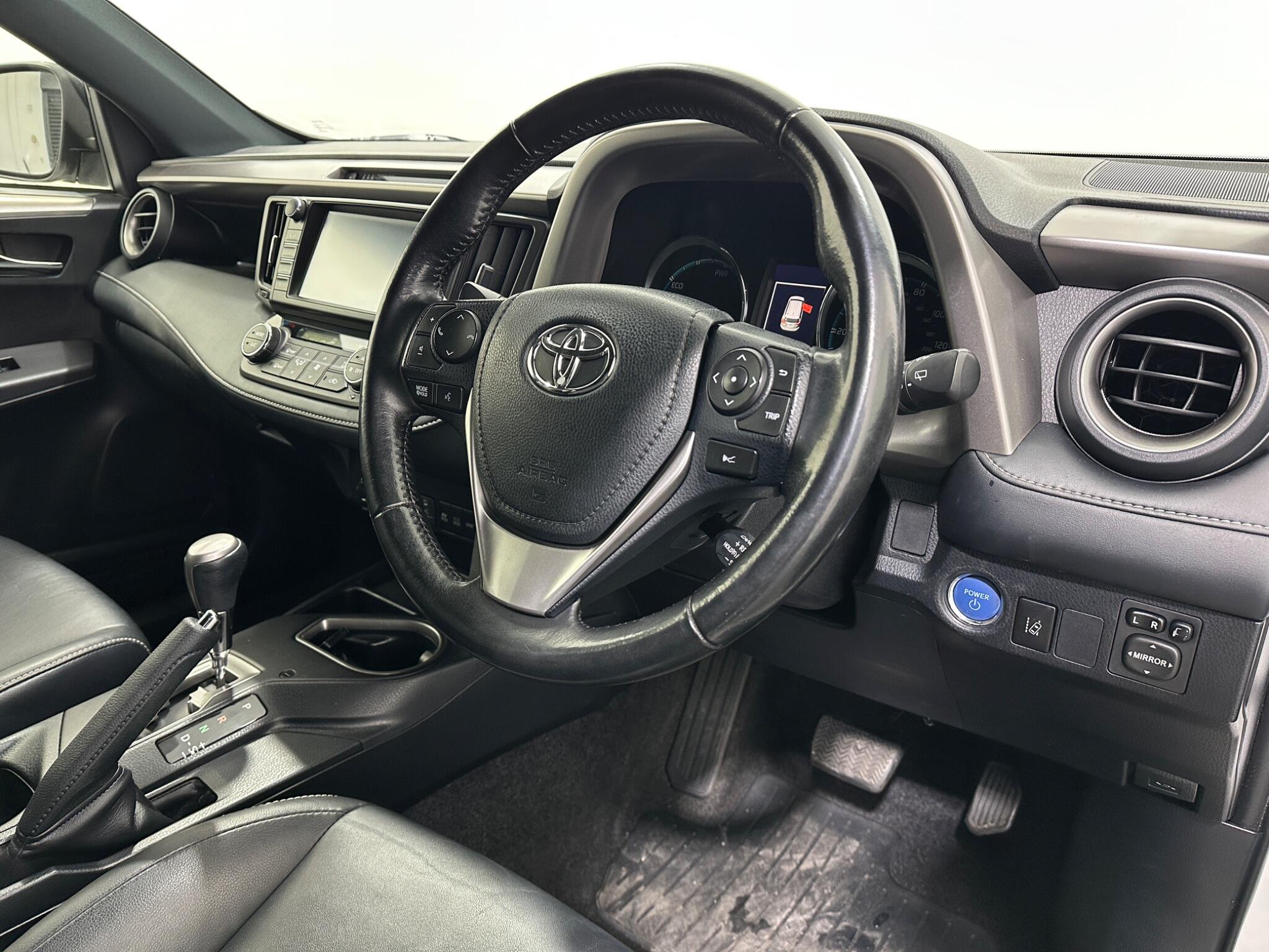 Toyota Rav4 view 11