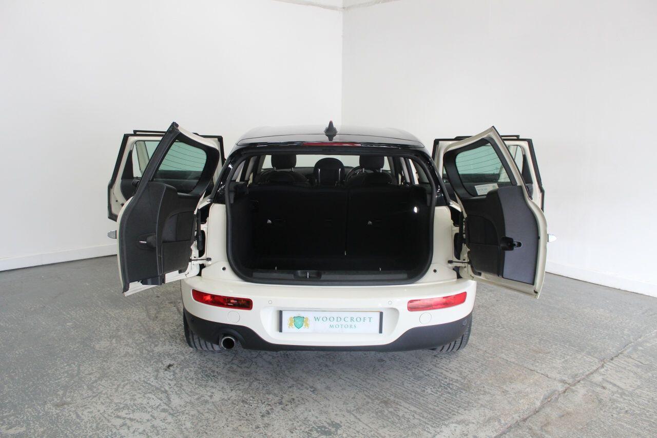 MINI Clubman view 22