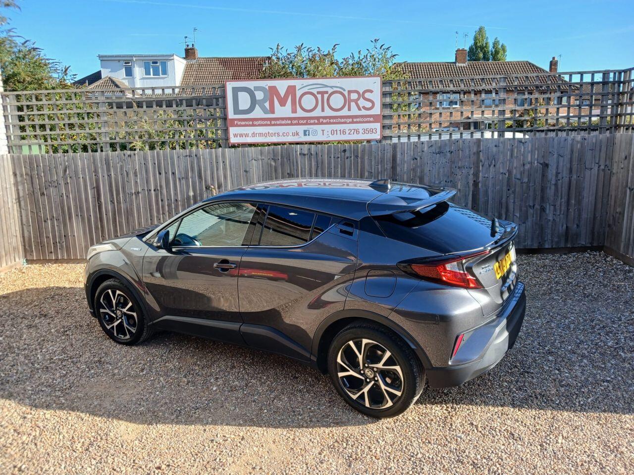 Toyota C-HR view 28
