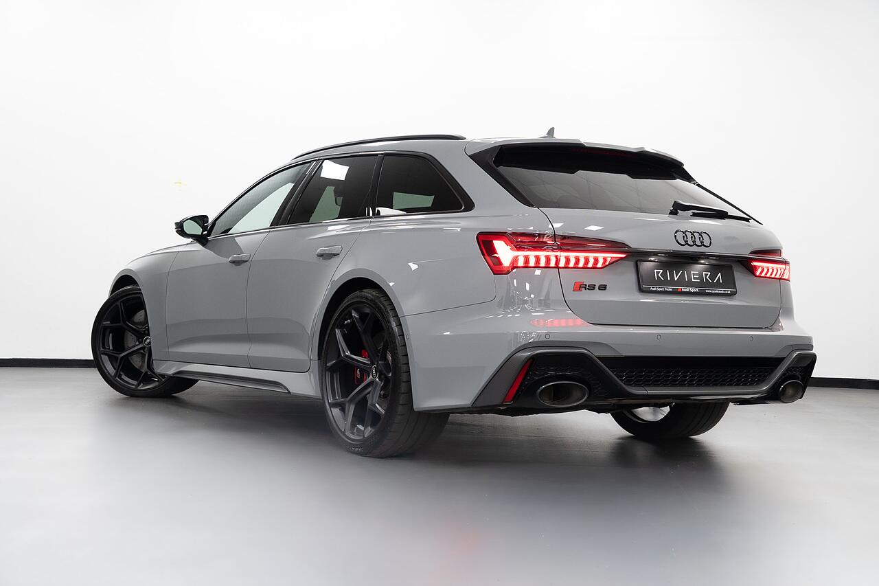 Audi RS6 view 32