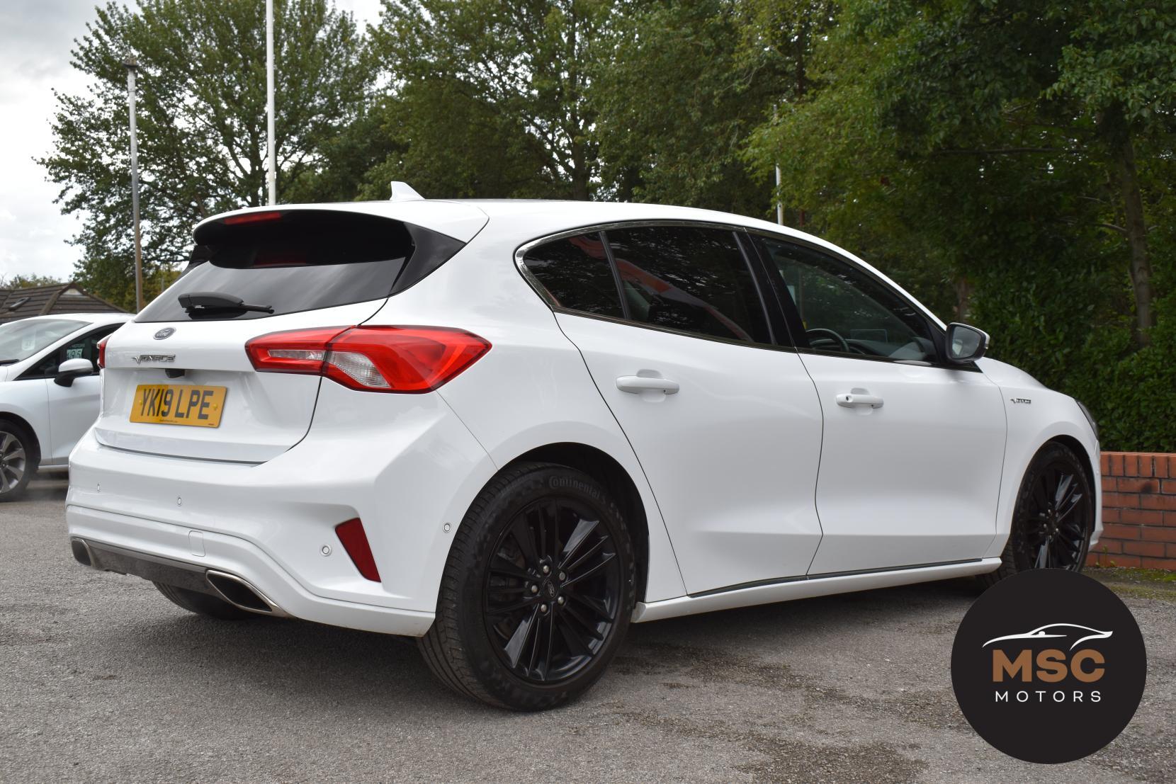 Ford Focus view 18