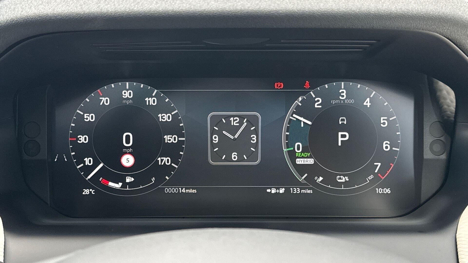 Land Rover Discovery Sport view 17