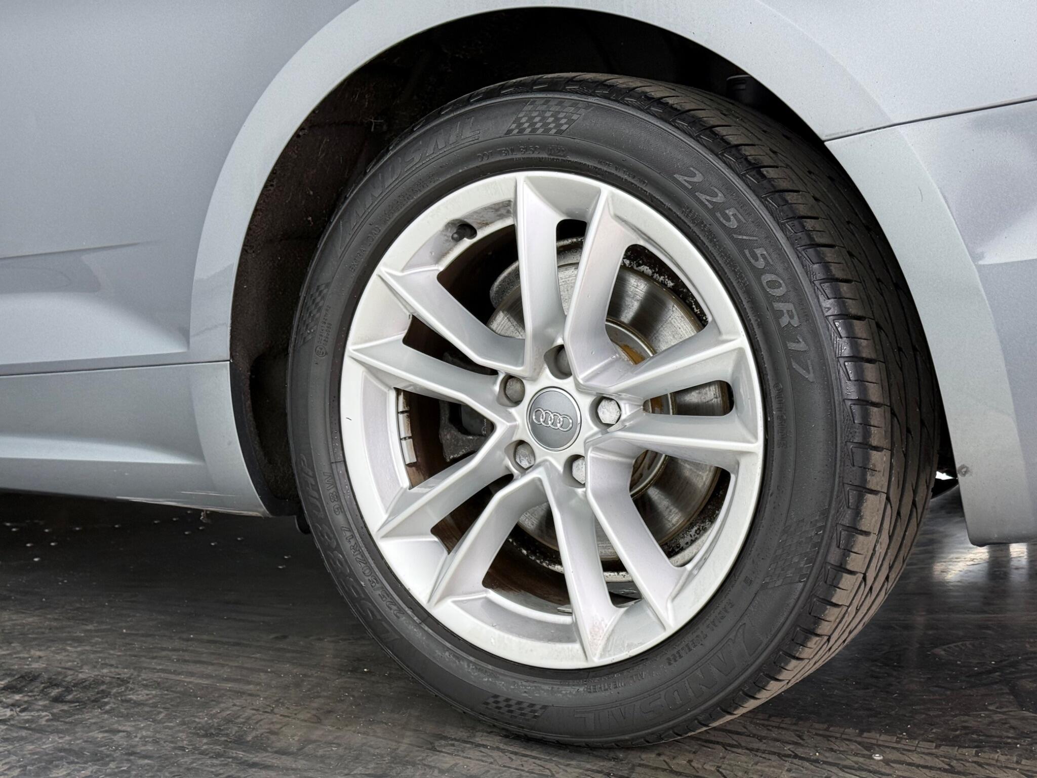 Audi A5 view 9