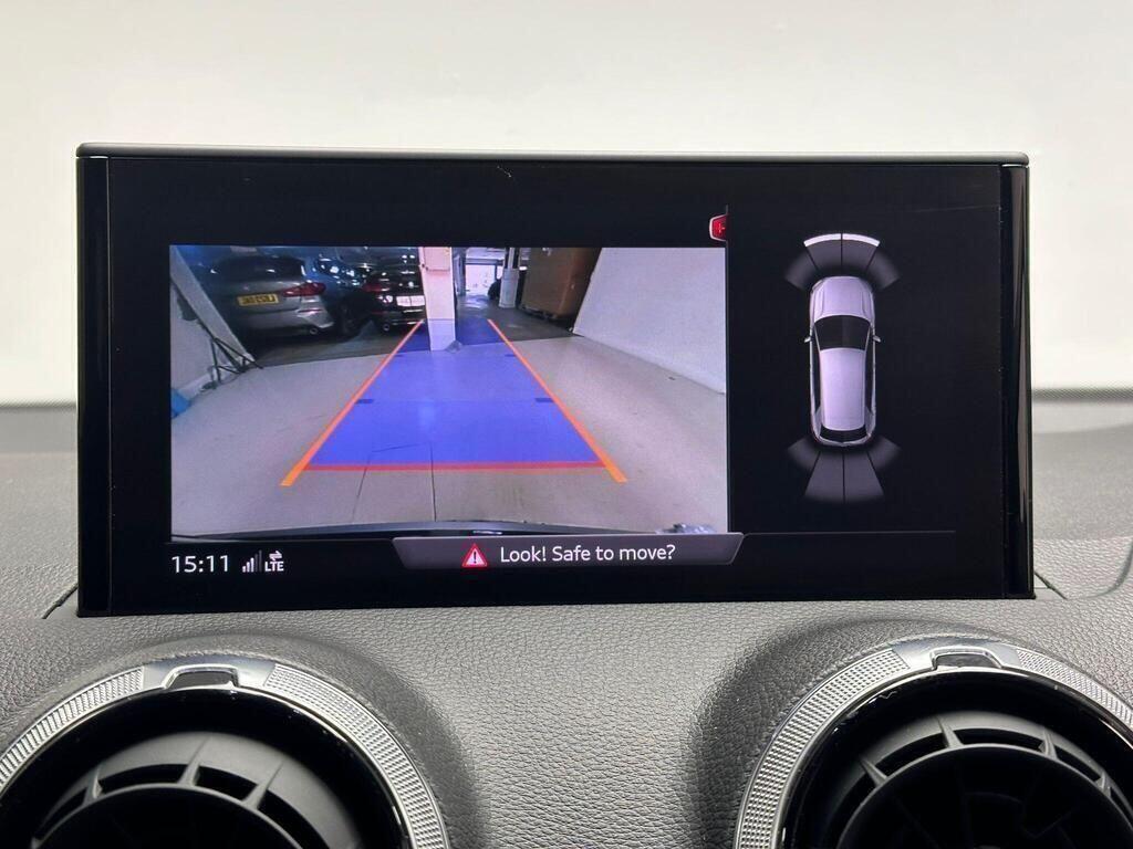 Audi Q2 view 16