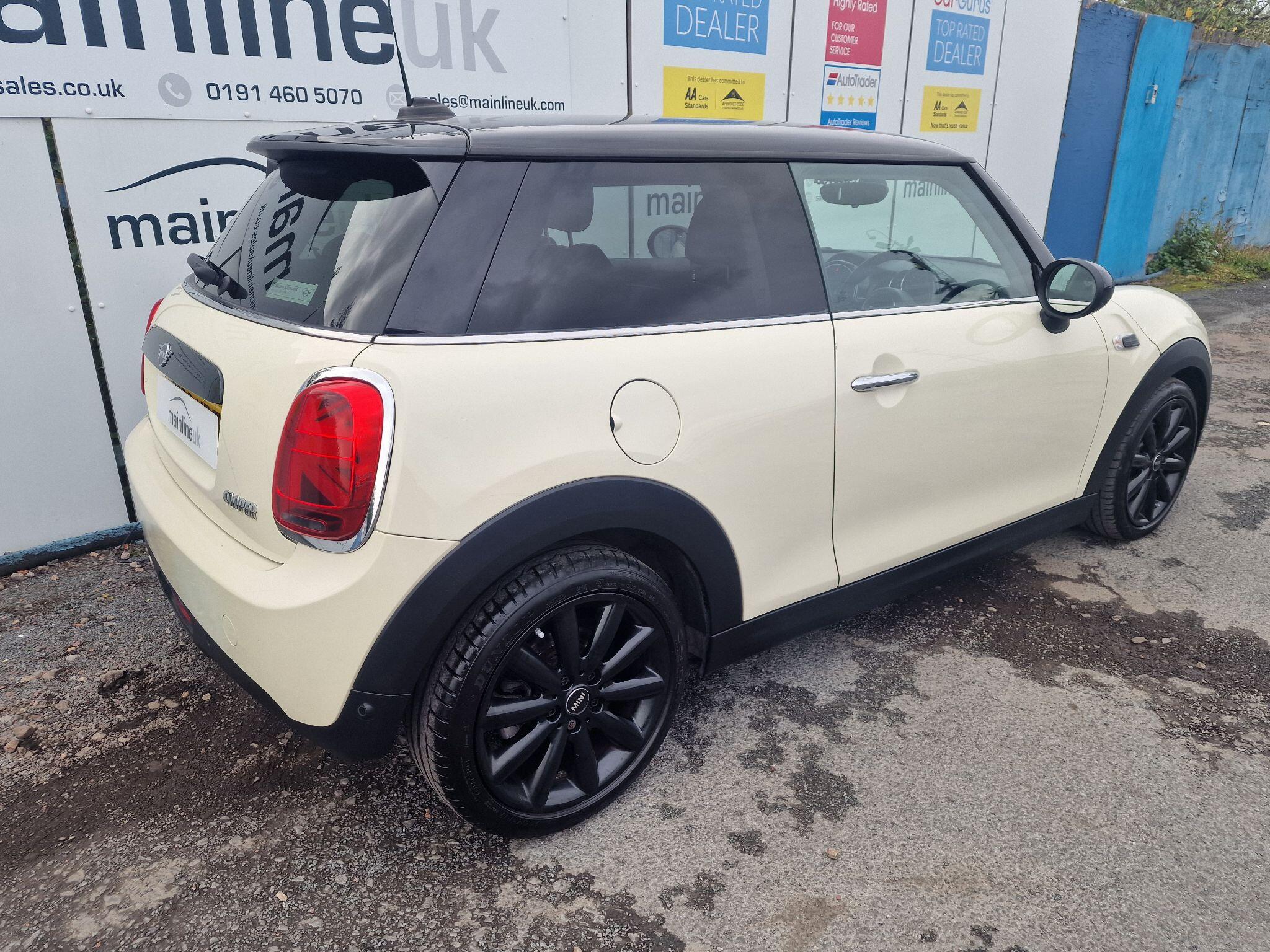 MINI Hatch view 24