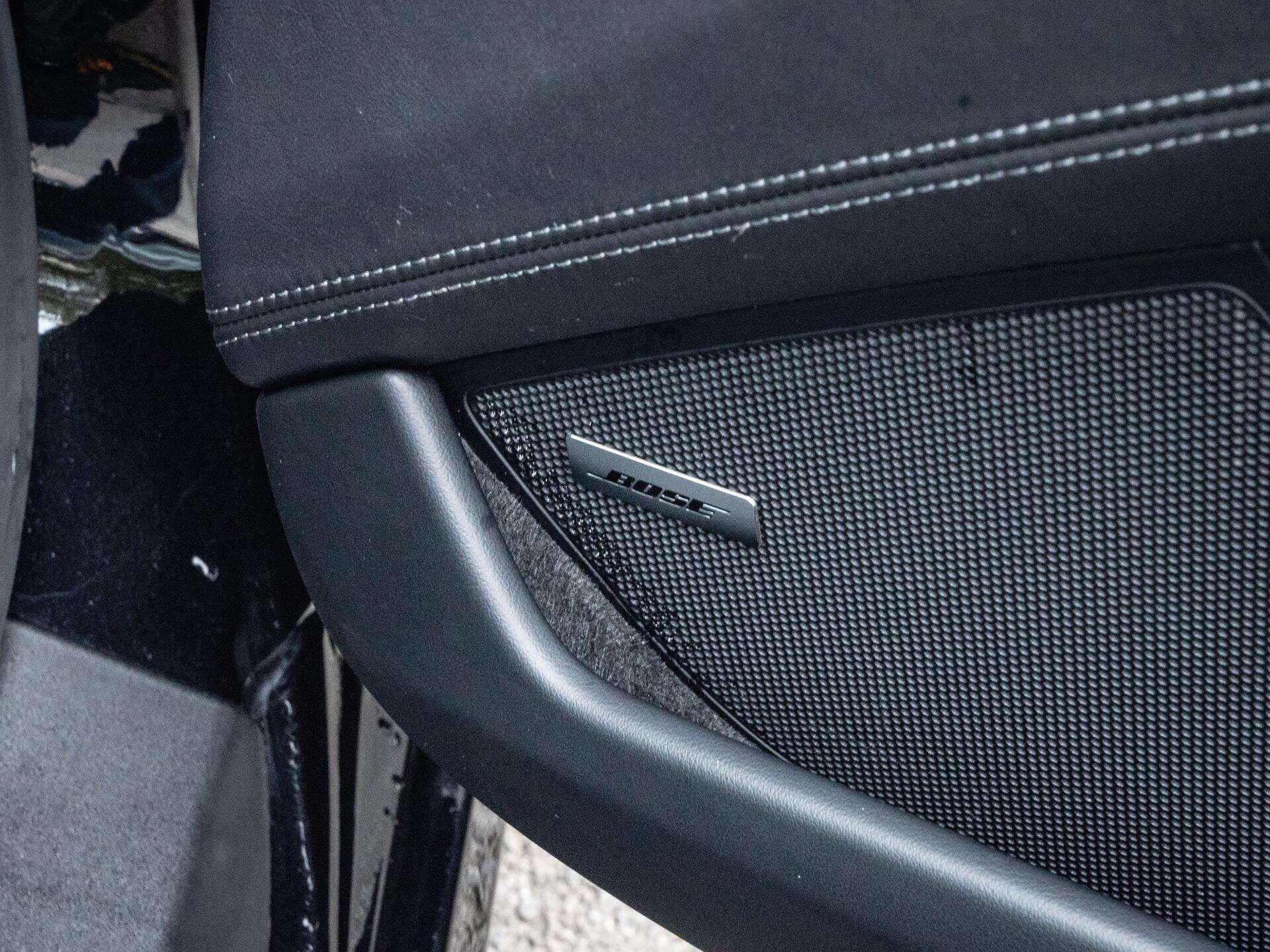 Porsche 911 view 39