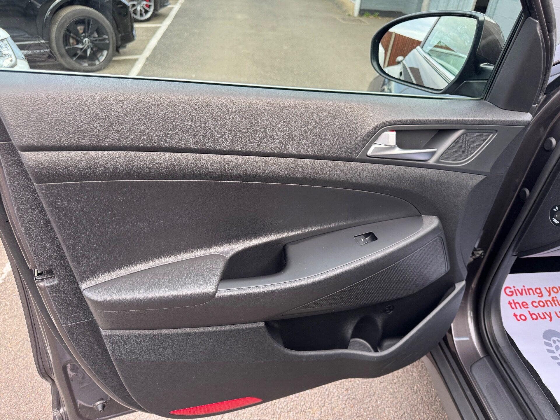 Hyundai Tucson view 4