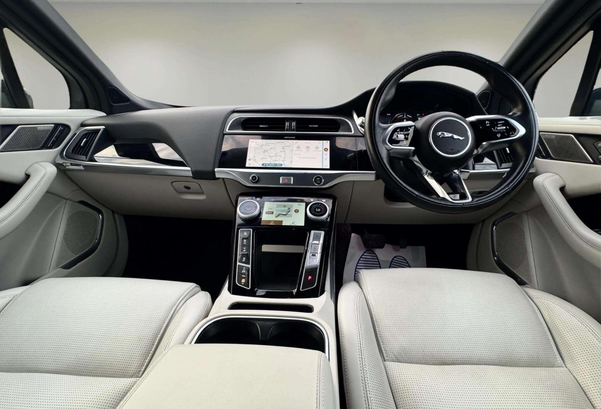 Jaguar I-Pace view 32