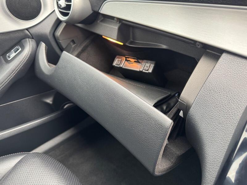Mercedes-Benz C Class view 41