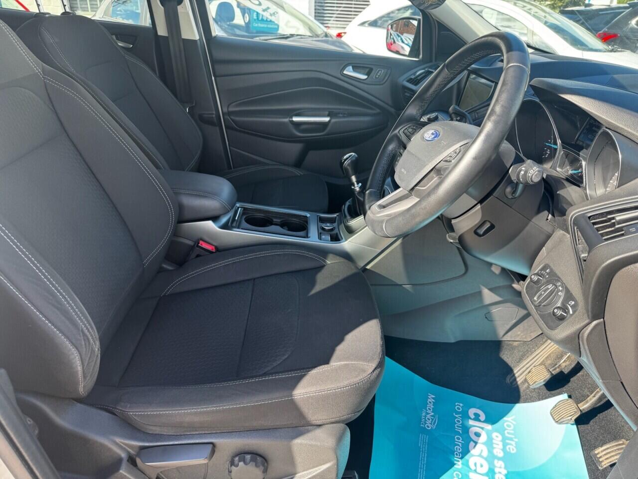 Ford Kuga view 32