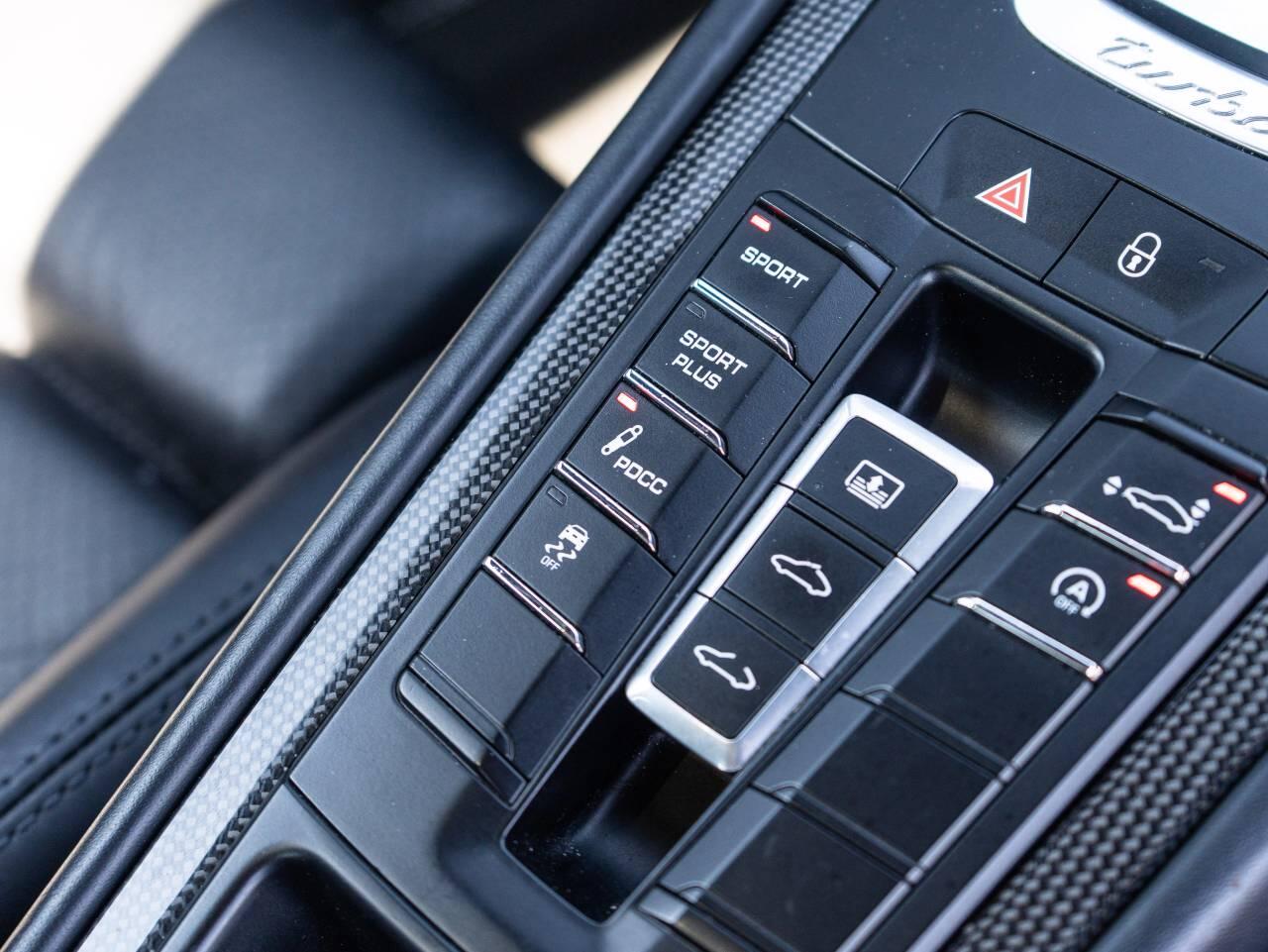 Porsche 911 view 41