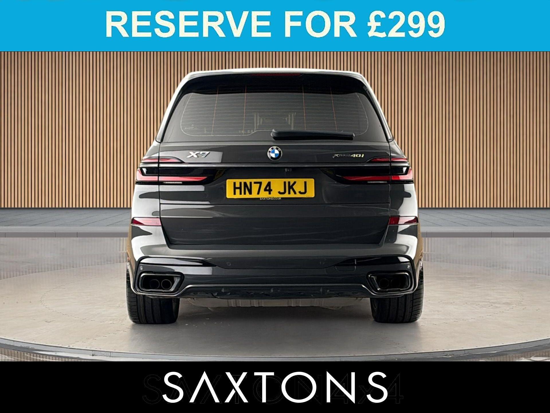 BMW X7 view 4