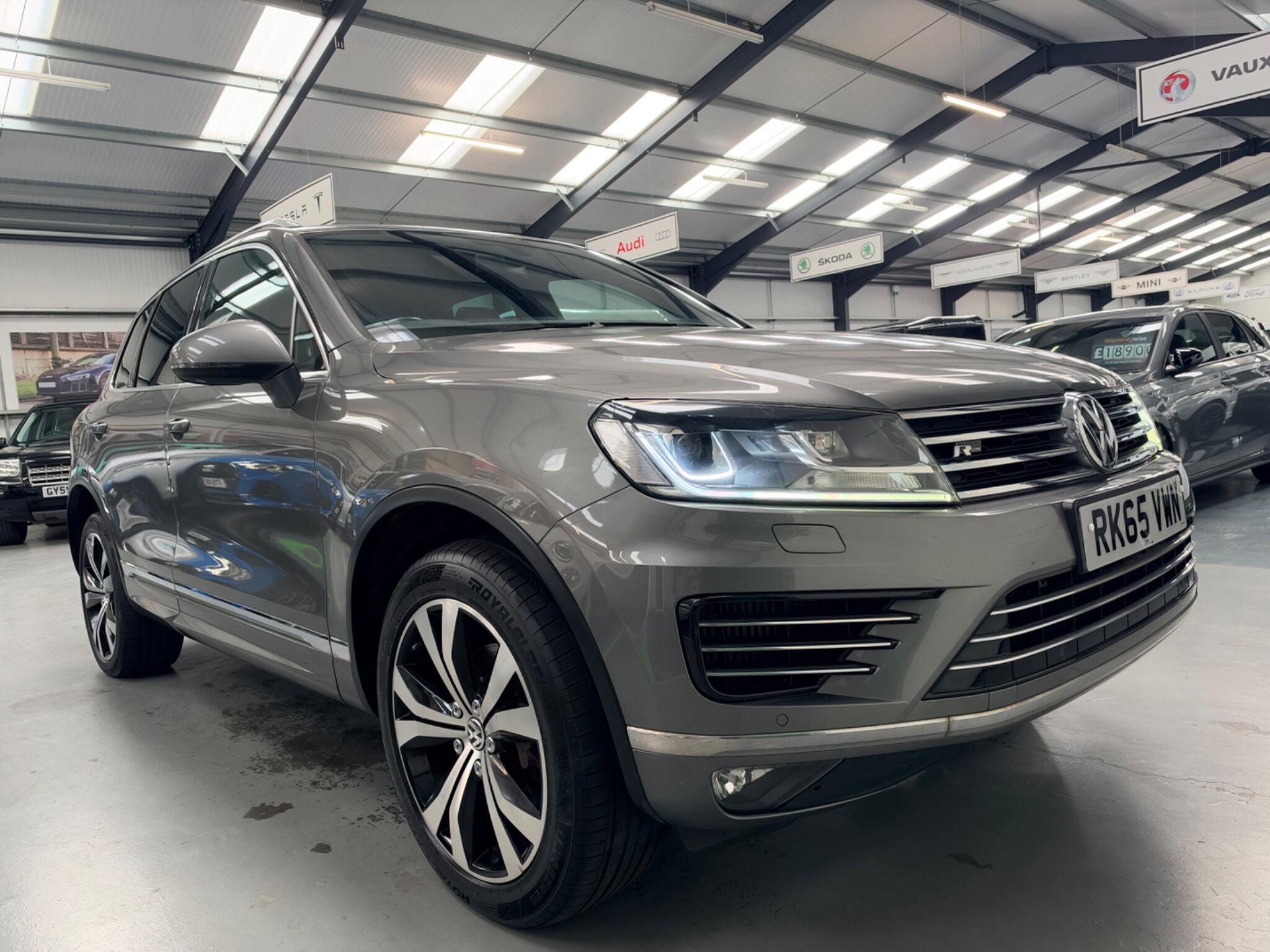 Volkswagen Touareg view 15
