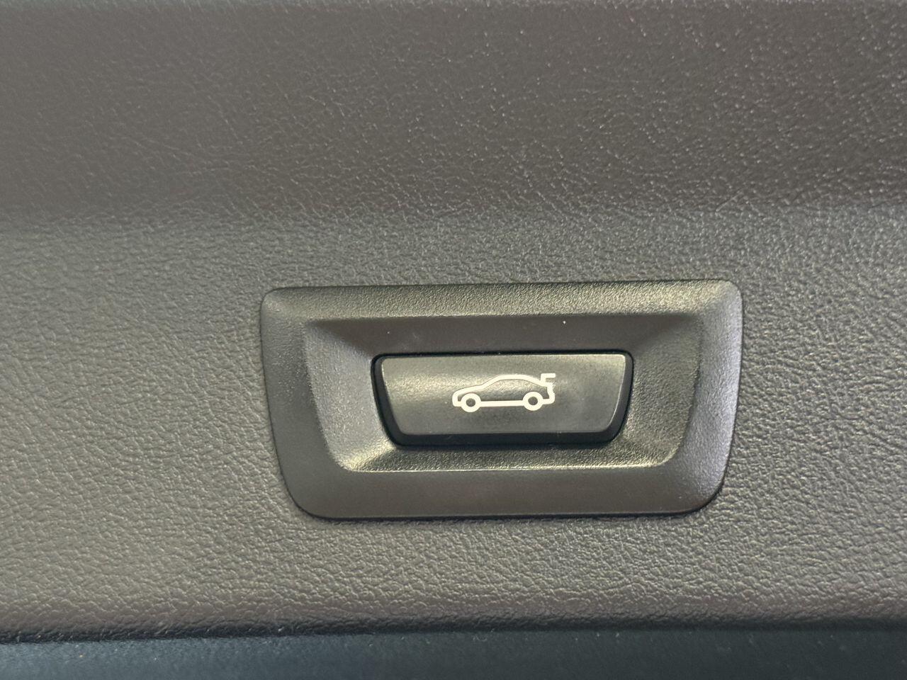BMW X3 view 18