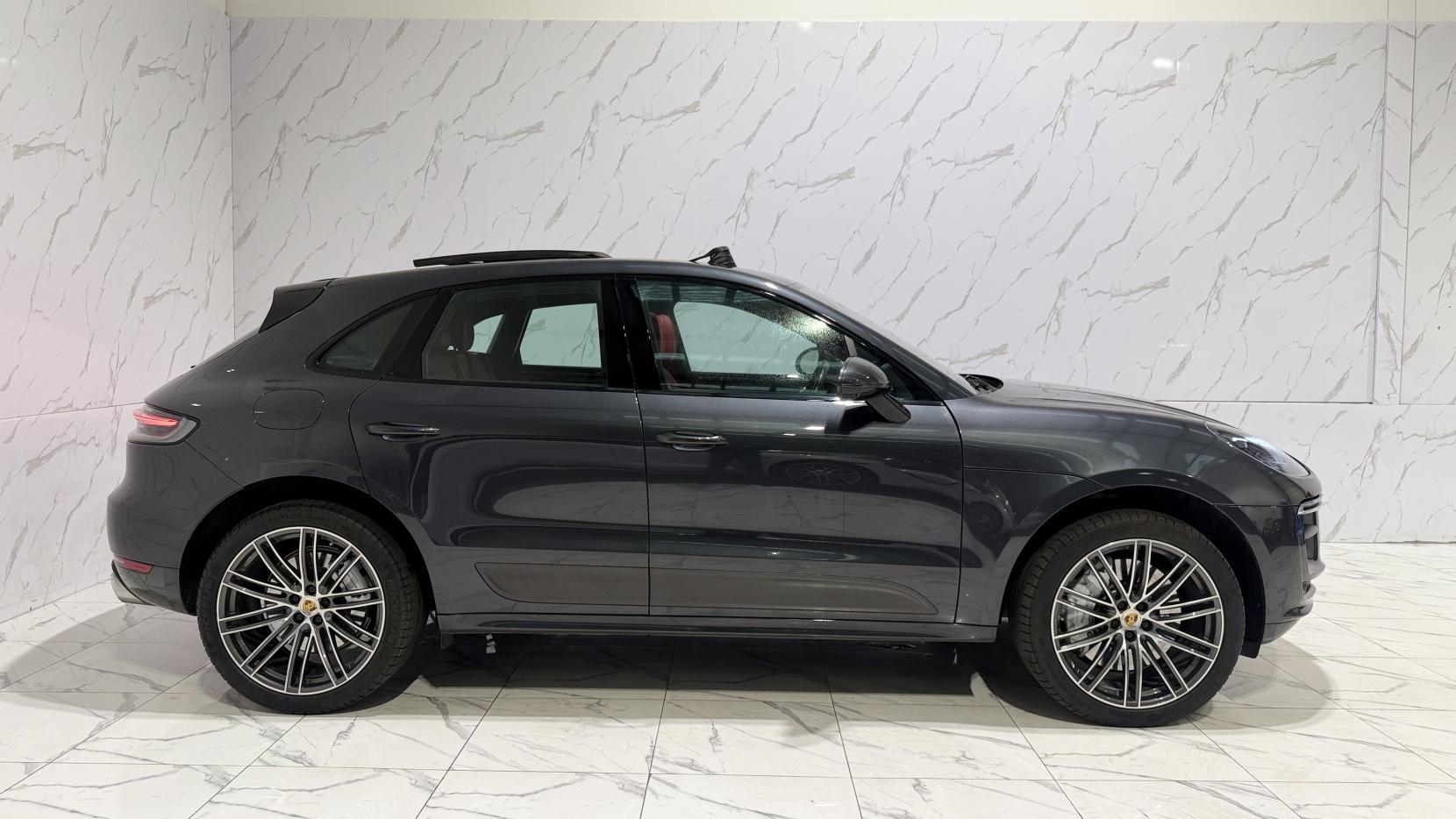 Porsche Macan view 39