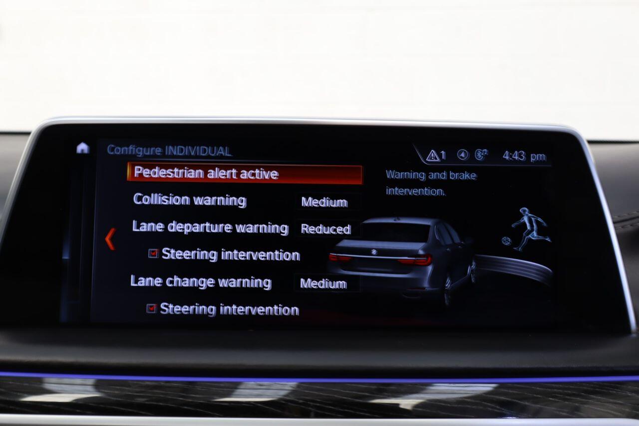 BMW 7 Series view 47