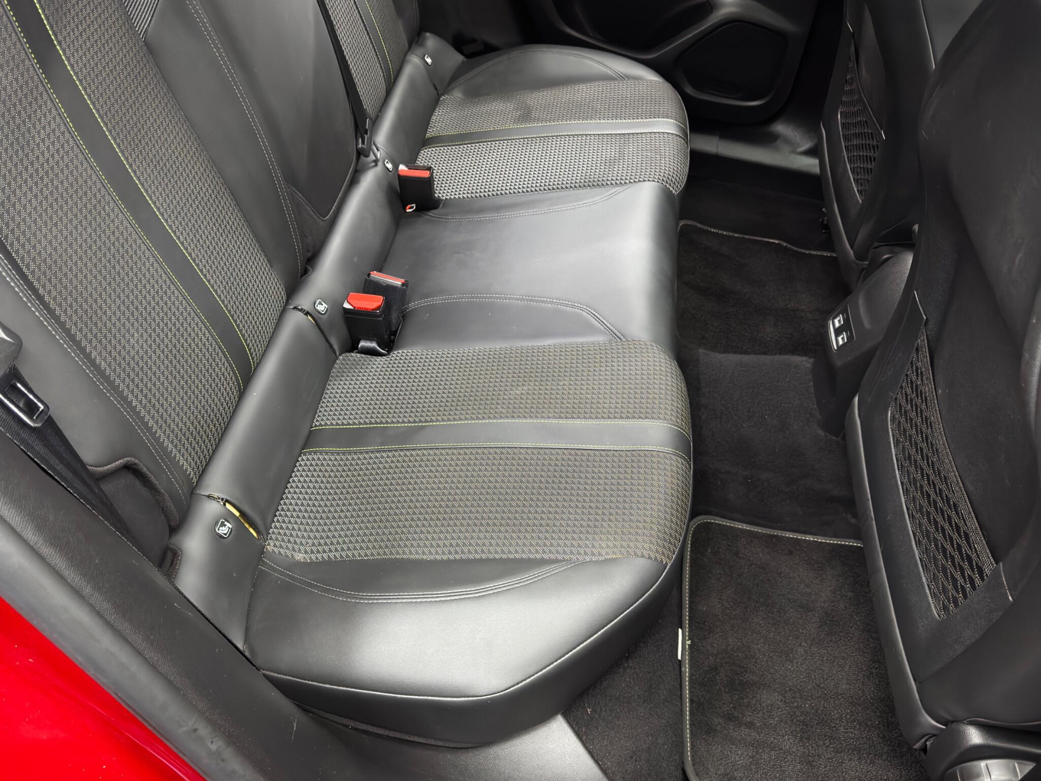 Peugeot 2008 view 16