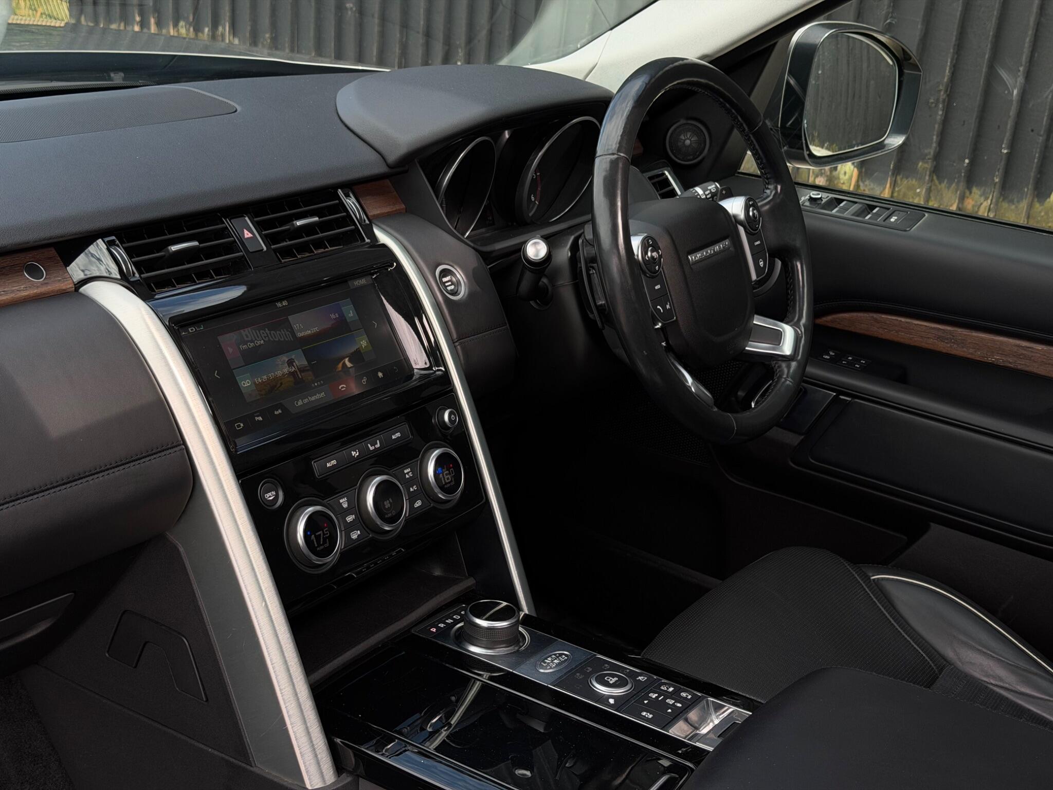 Land Rover Discovery view 19