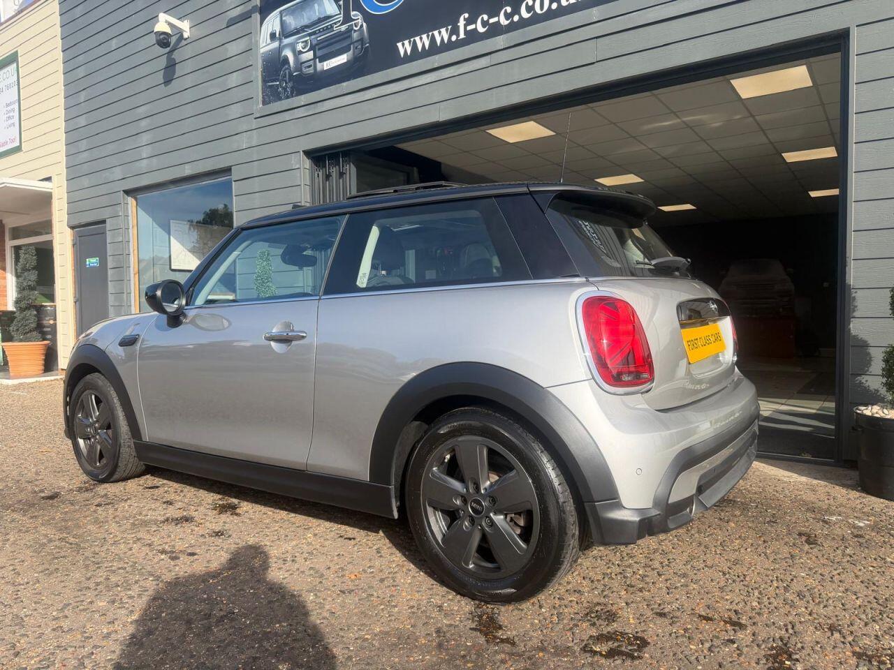 Mini Hatch view 16