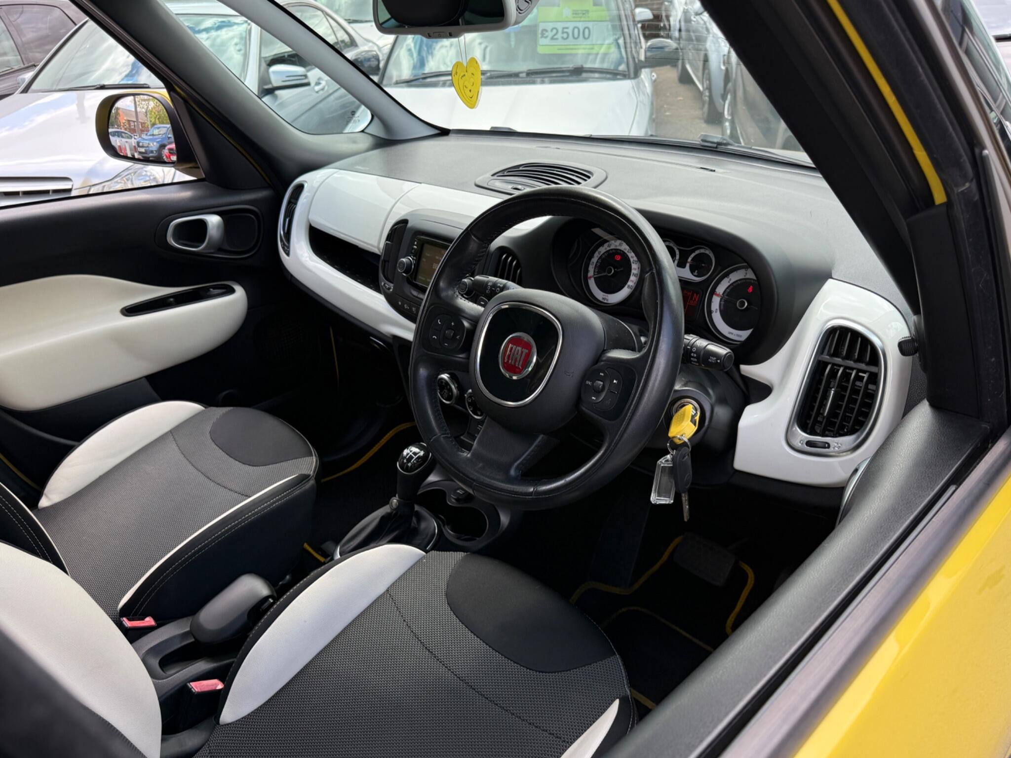 Fiat 500L - Image 3