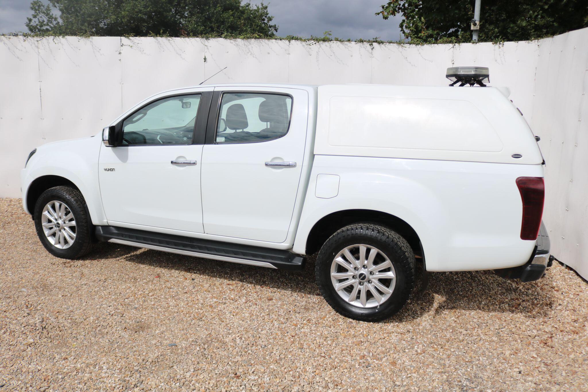 Isuzu D-Max view 6