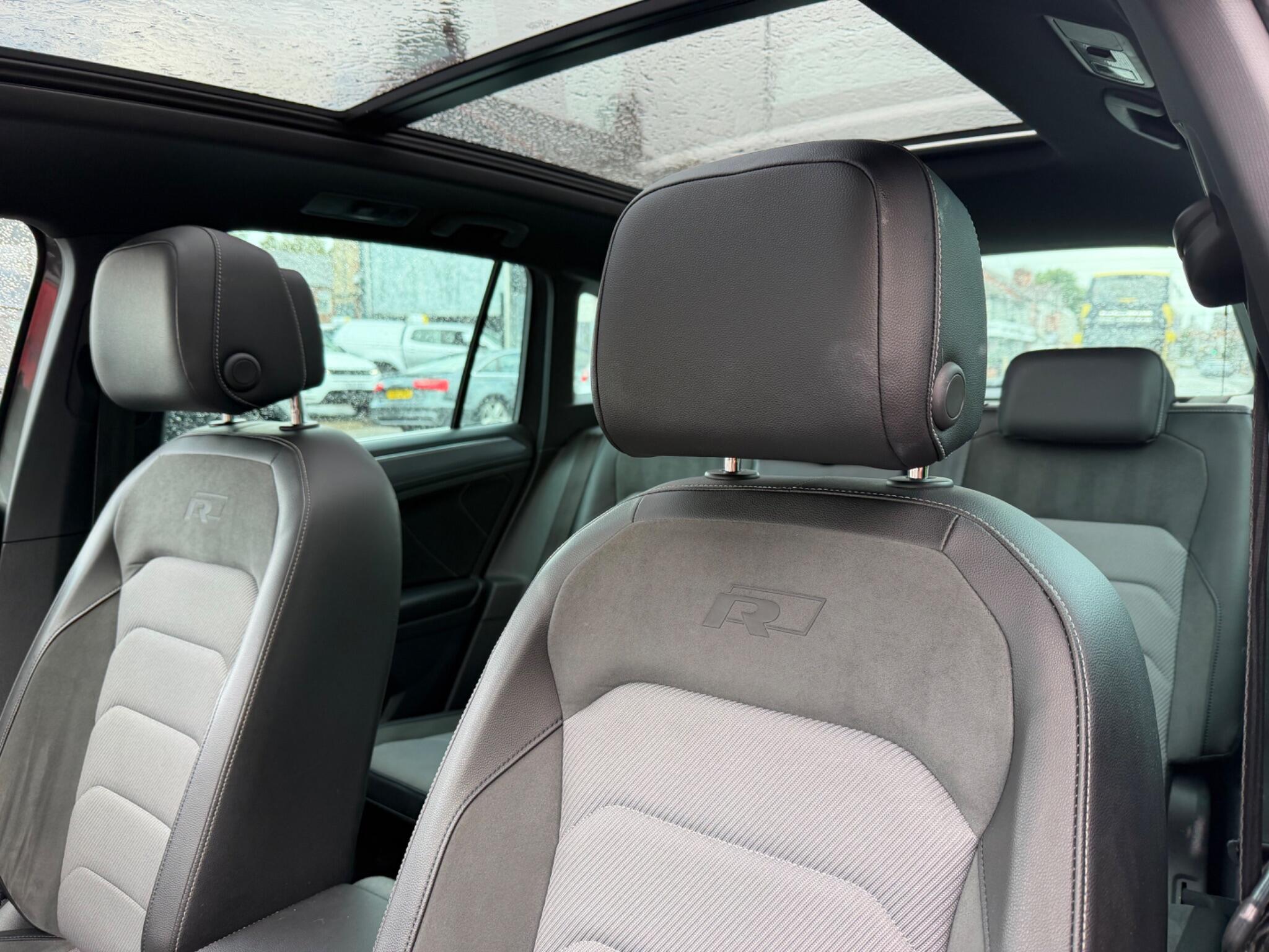 Volkswagen Tiguan view 32
