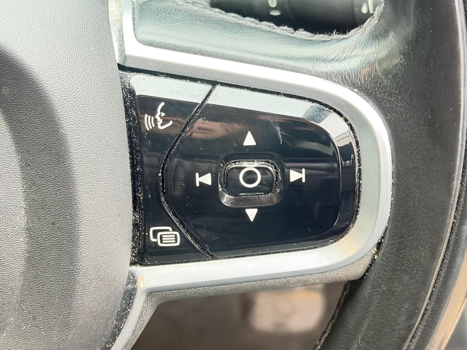 Volvo XC60 view 24