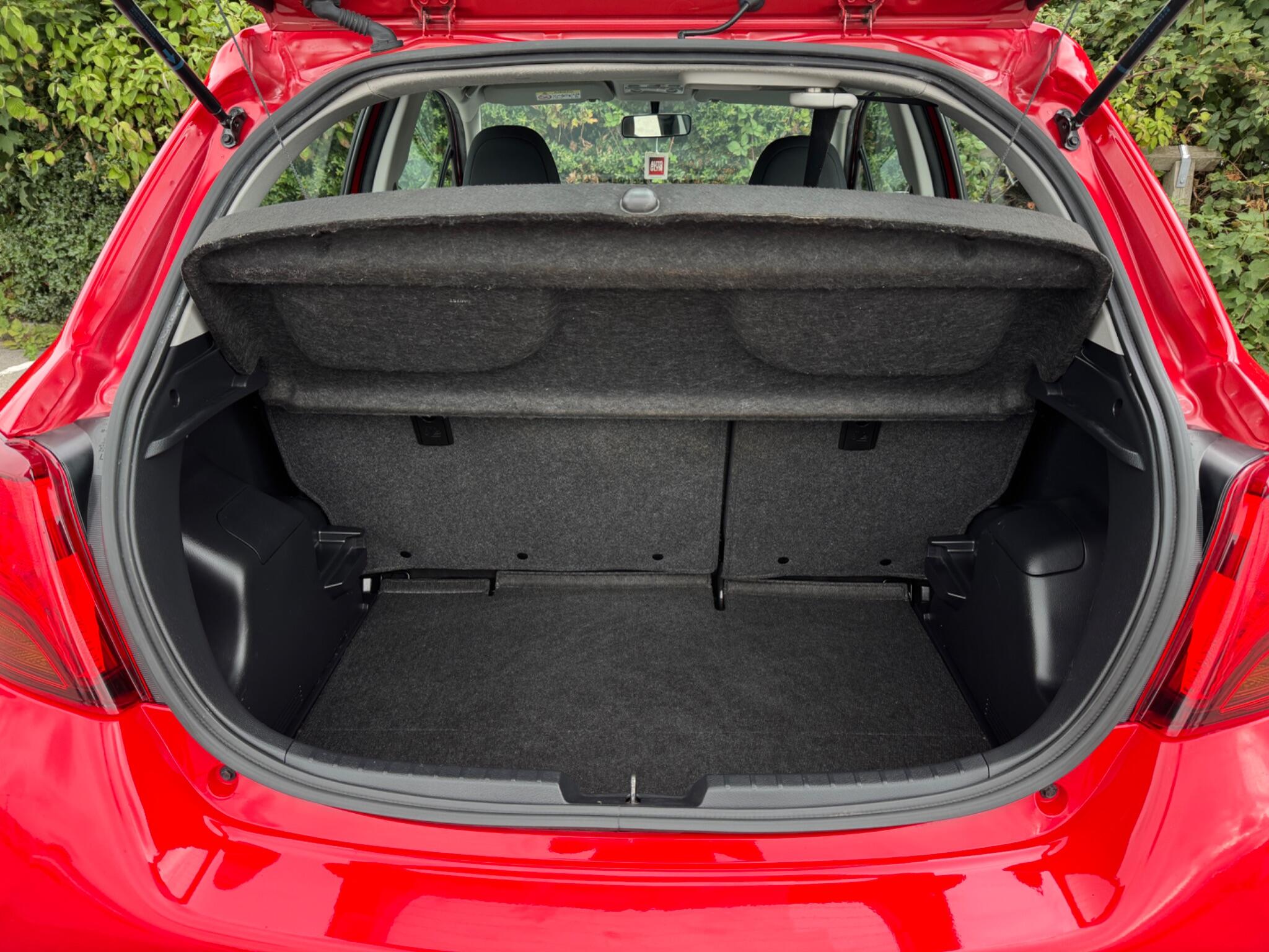 Toyota Yaris view 45