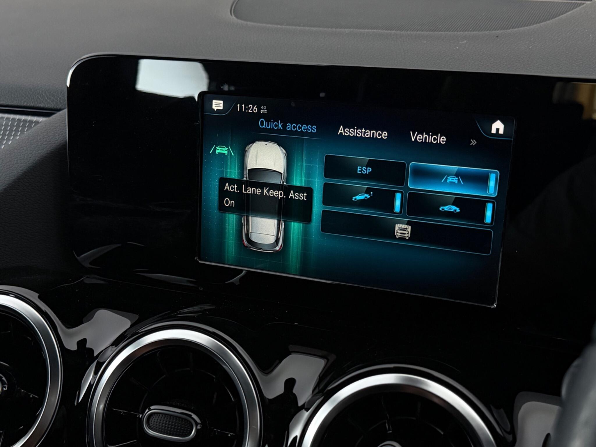 Mercedes-Benz Gla view 29