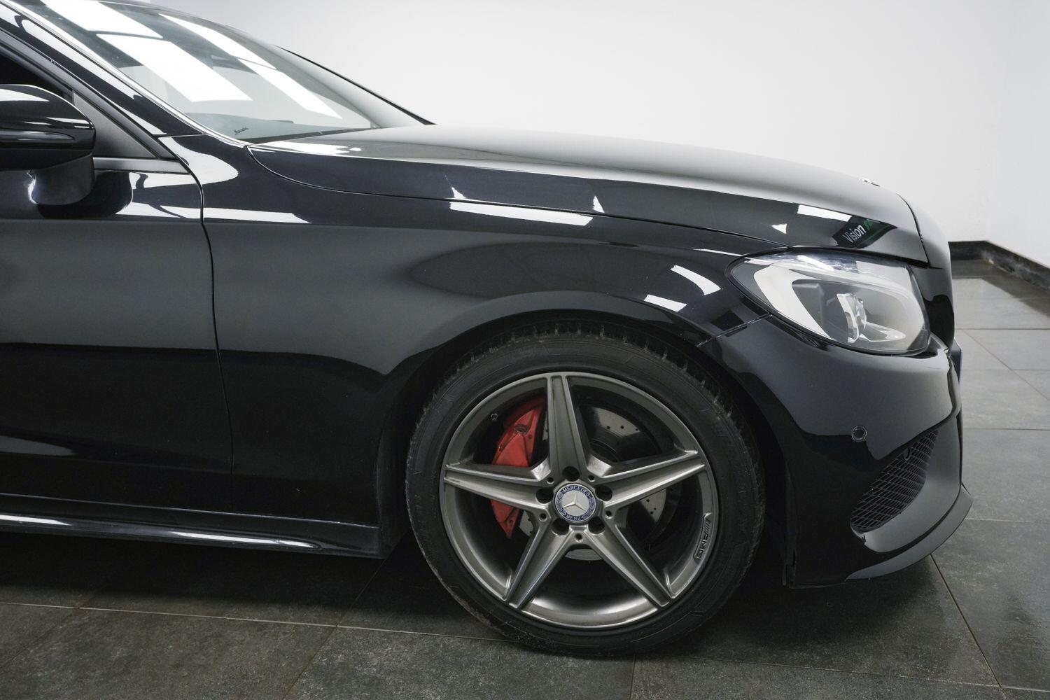 Mercedes-Benz C-Class view 4