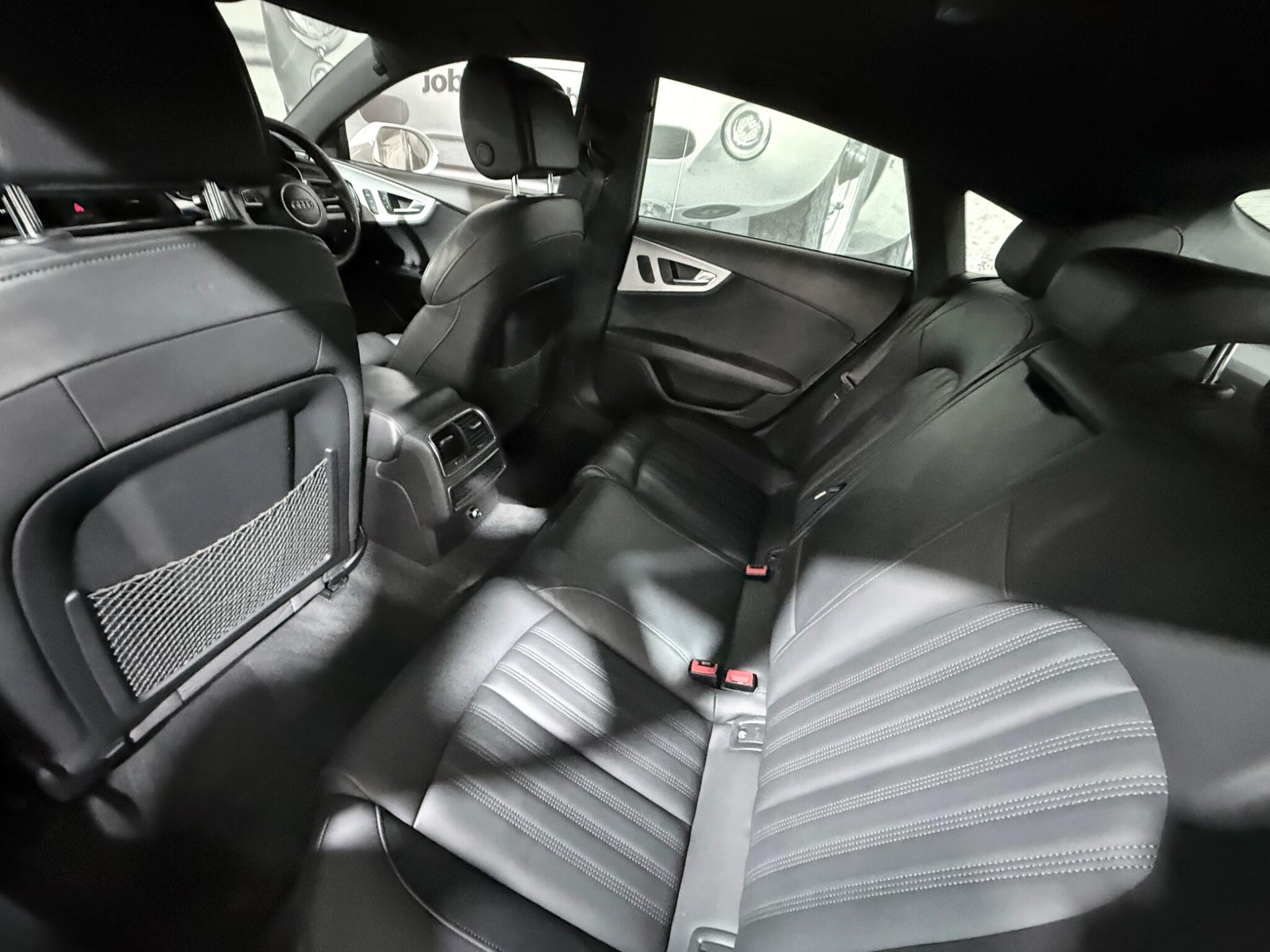 Audi A7 view 16