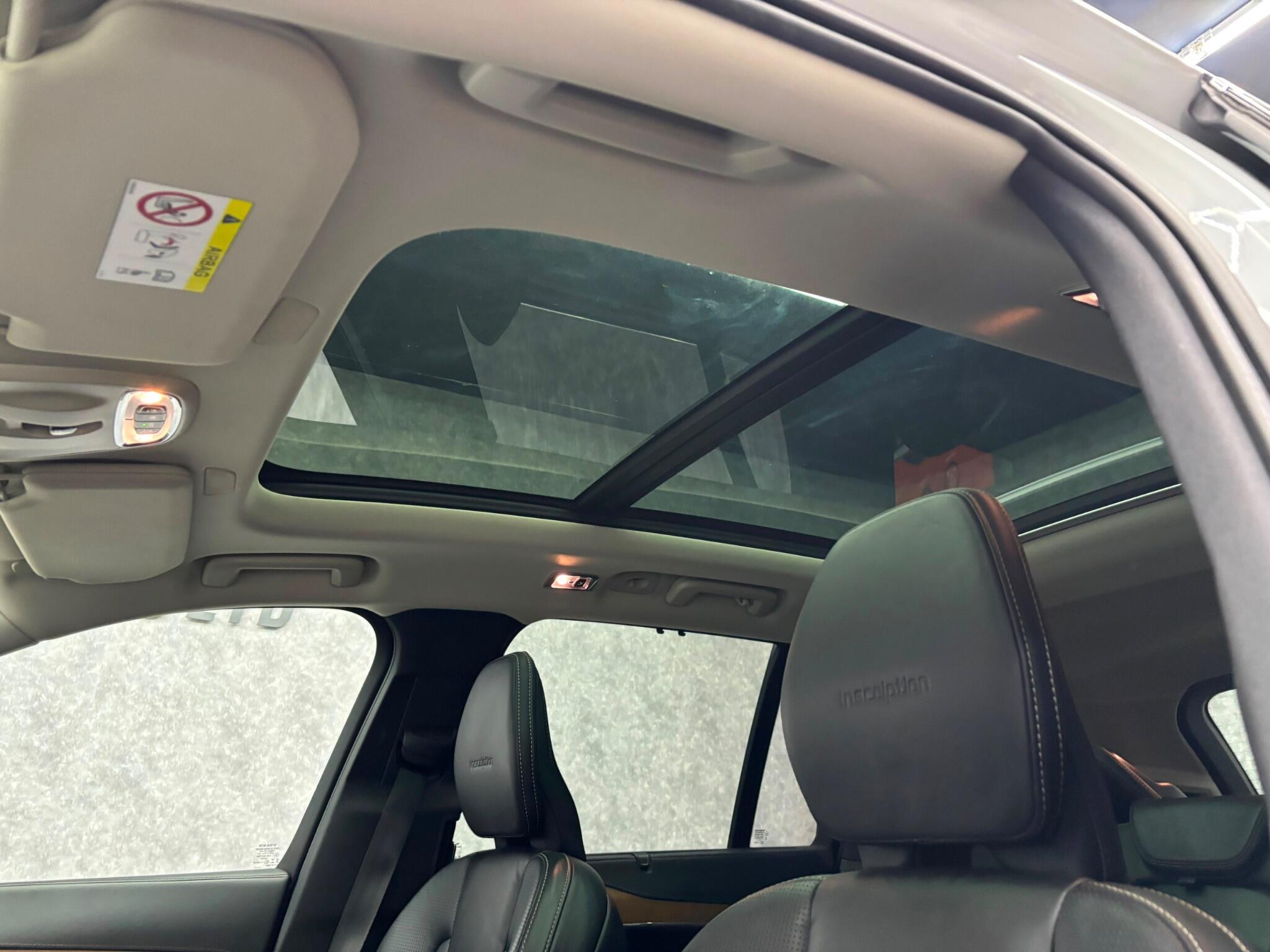 Volvo XC90 view 37