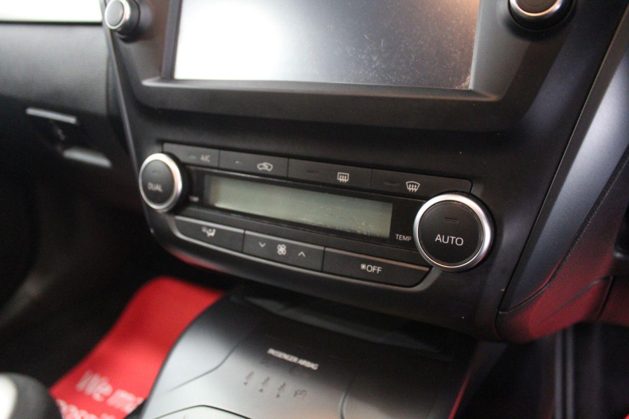 Toyota Avensis view 41