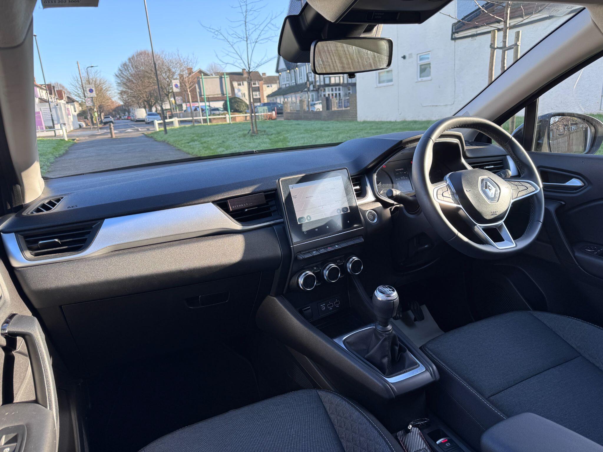 2022 Renault Captur 1.0 TCe Iconic Euro 6 (s/s) 5dr • 20,000 miles image 34