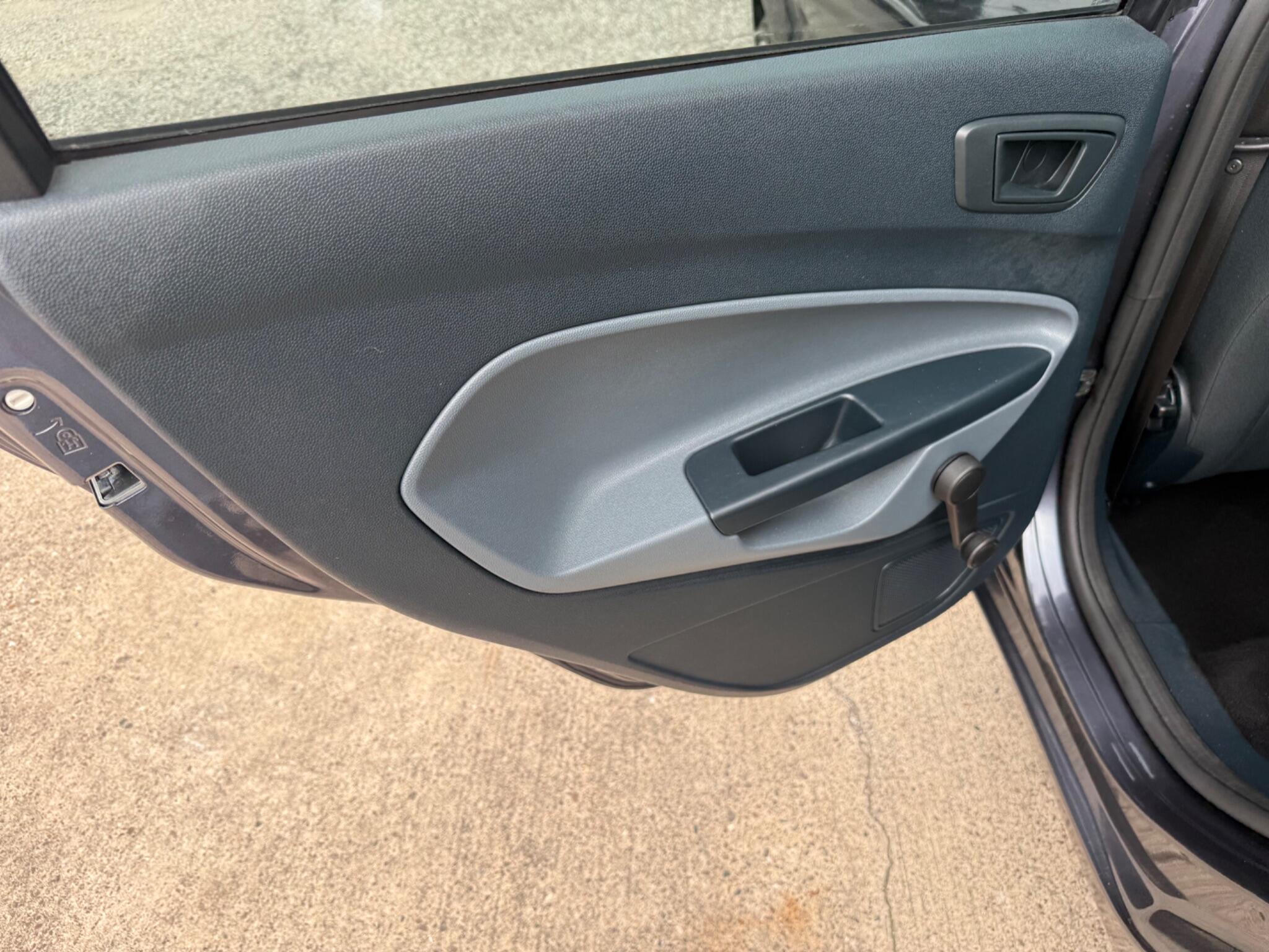 Ford Fiesta view 25