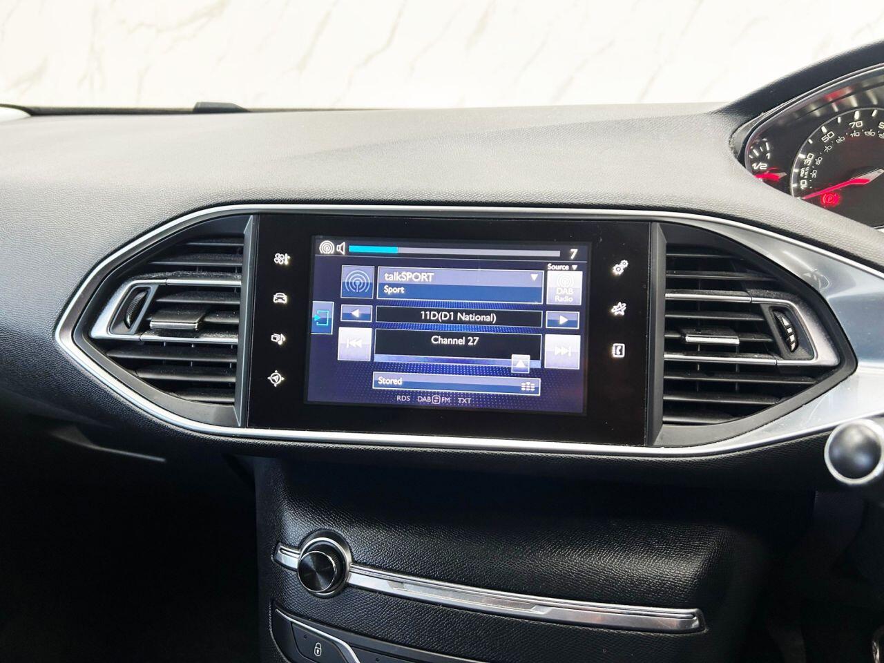 Peugeot 308 view 16