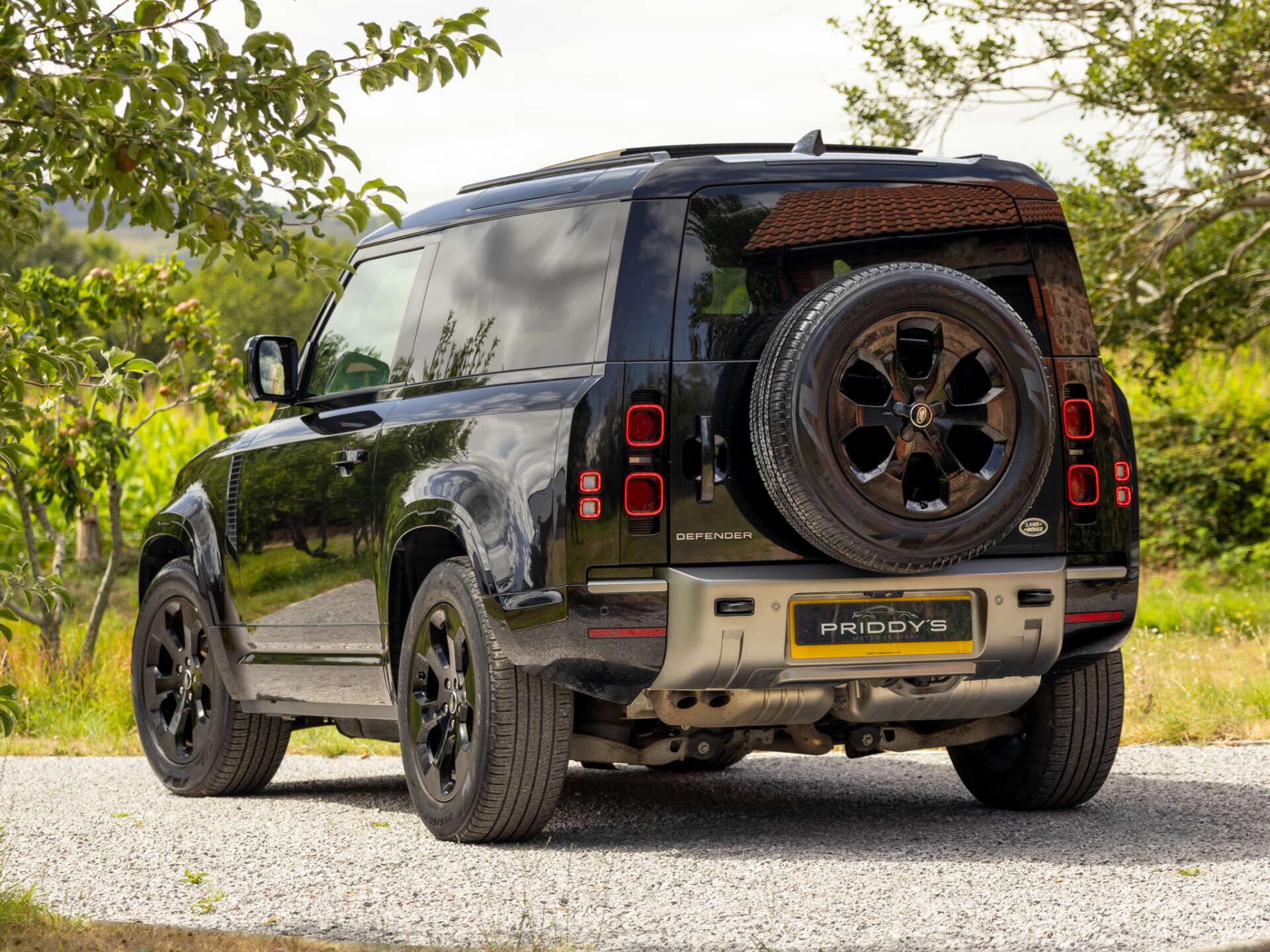 Land Rover Defender view 31