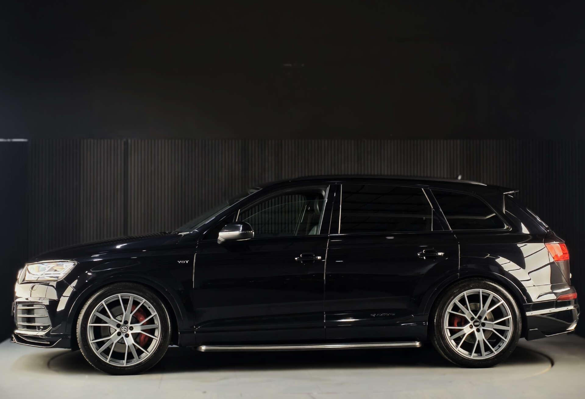 Audi SQ7 view 10