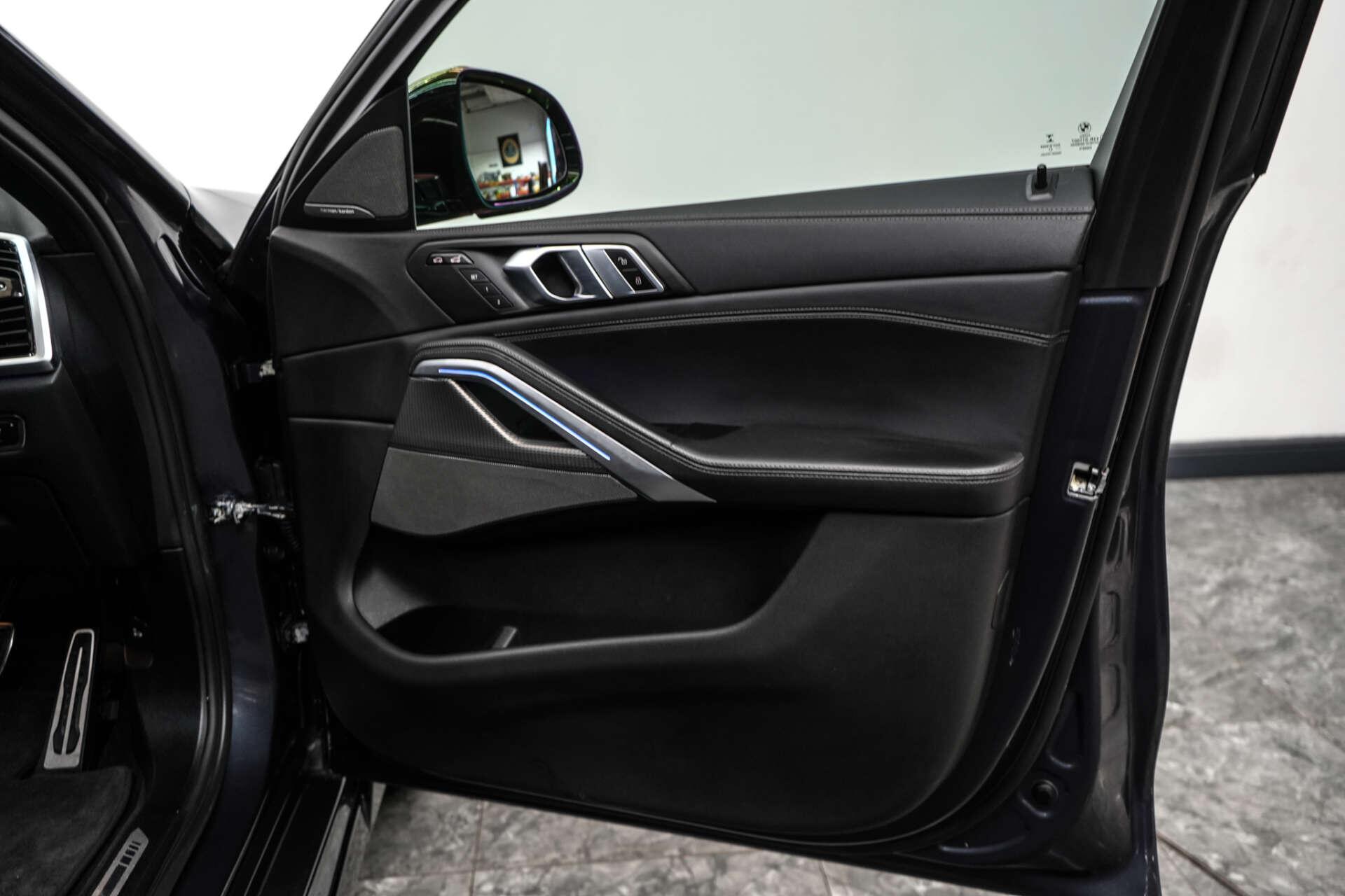 BMW X6 view 23