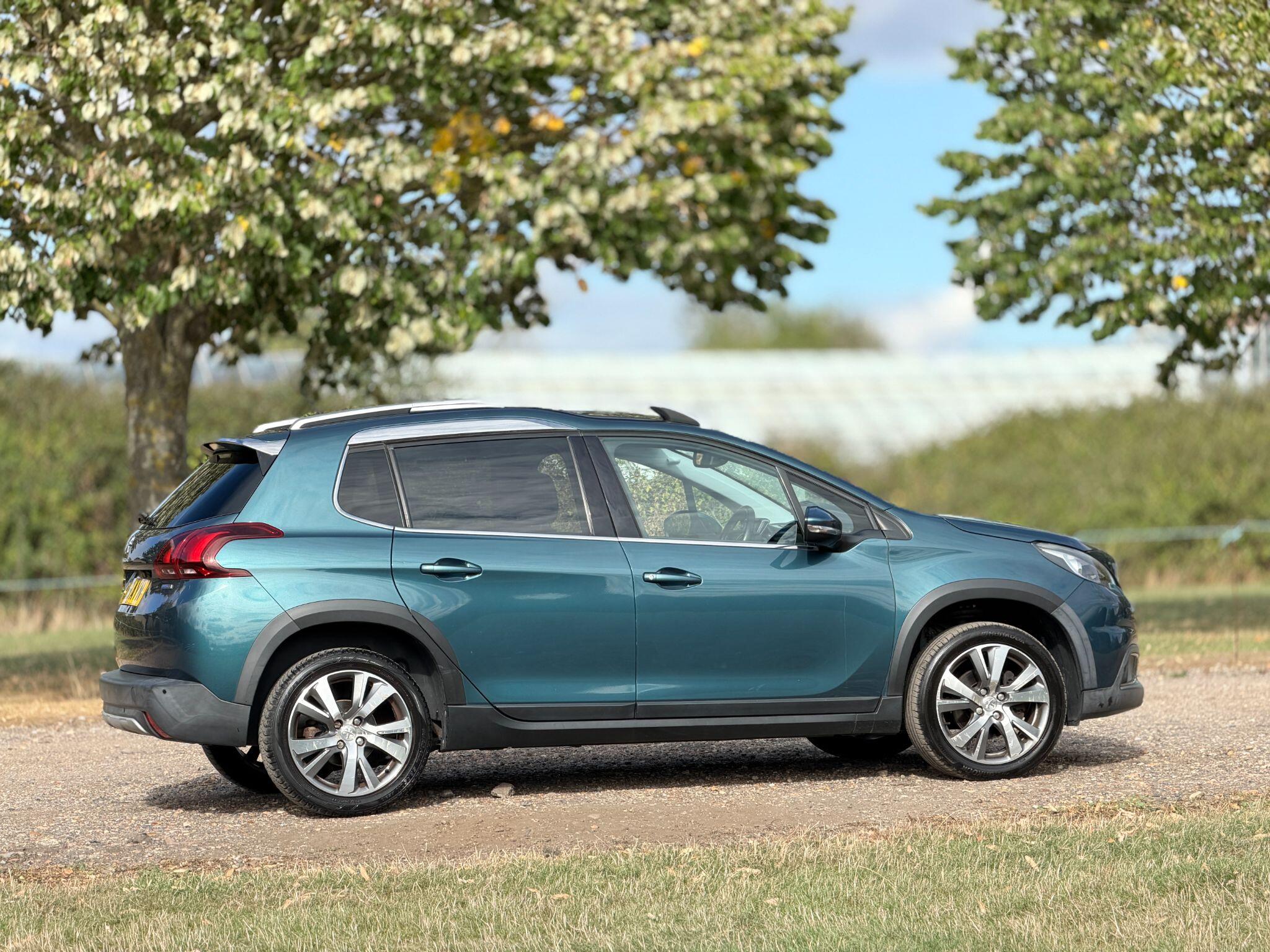 Peugeot 2008 view 4