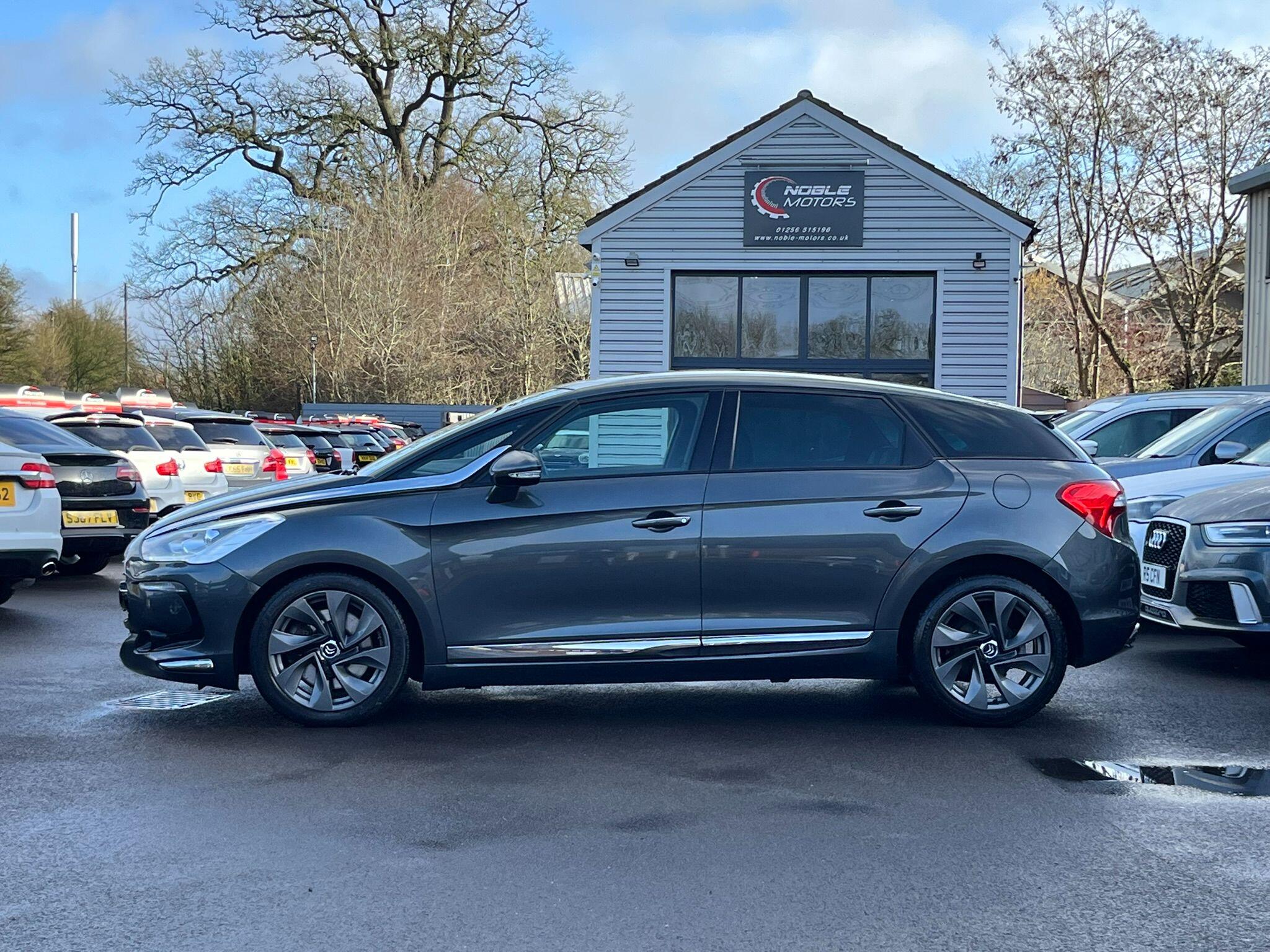 Citroen DS5 view 4